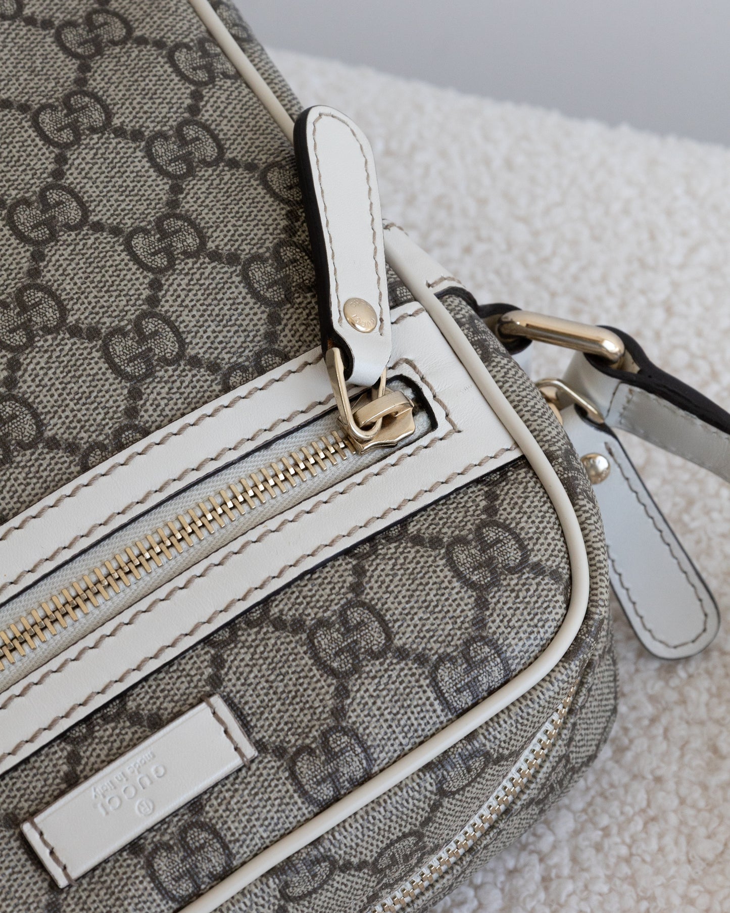 GUCCI GG Crossbody