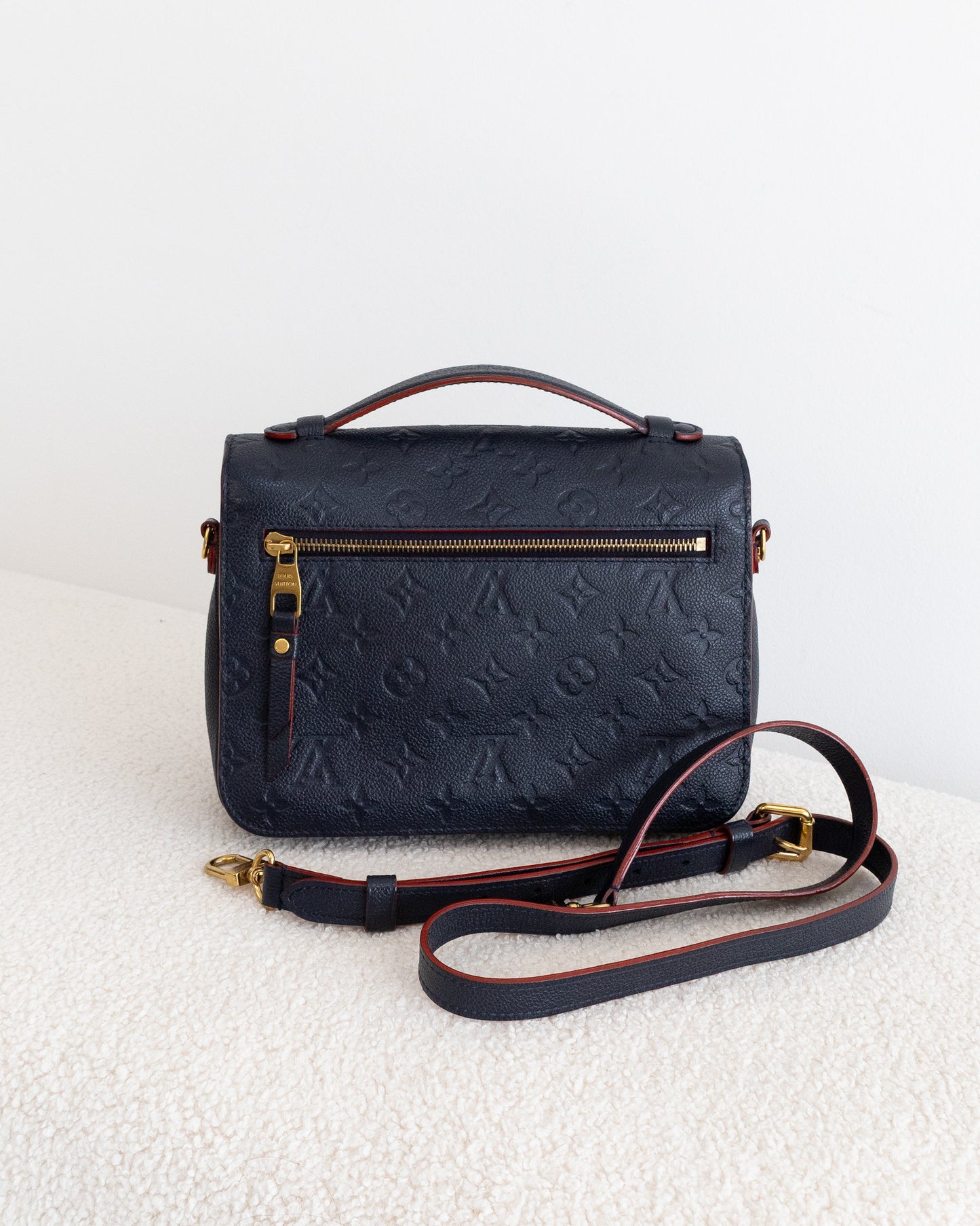 LOUIS VUITTON Pochette Metis