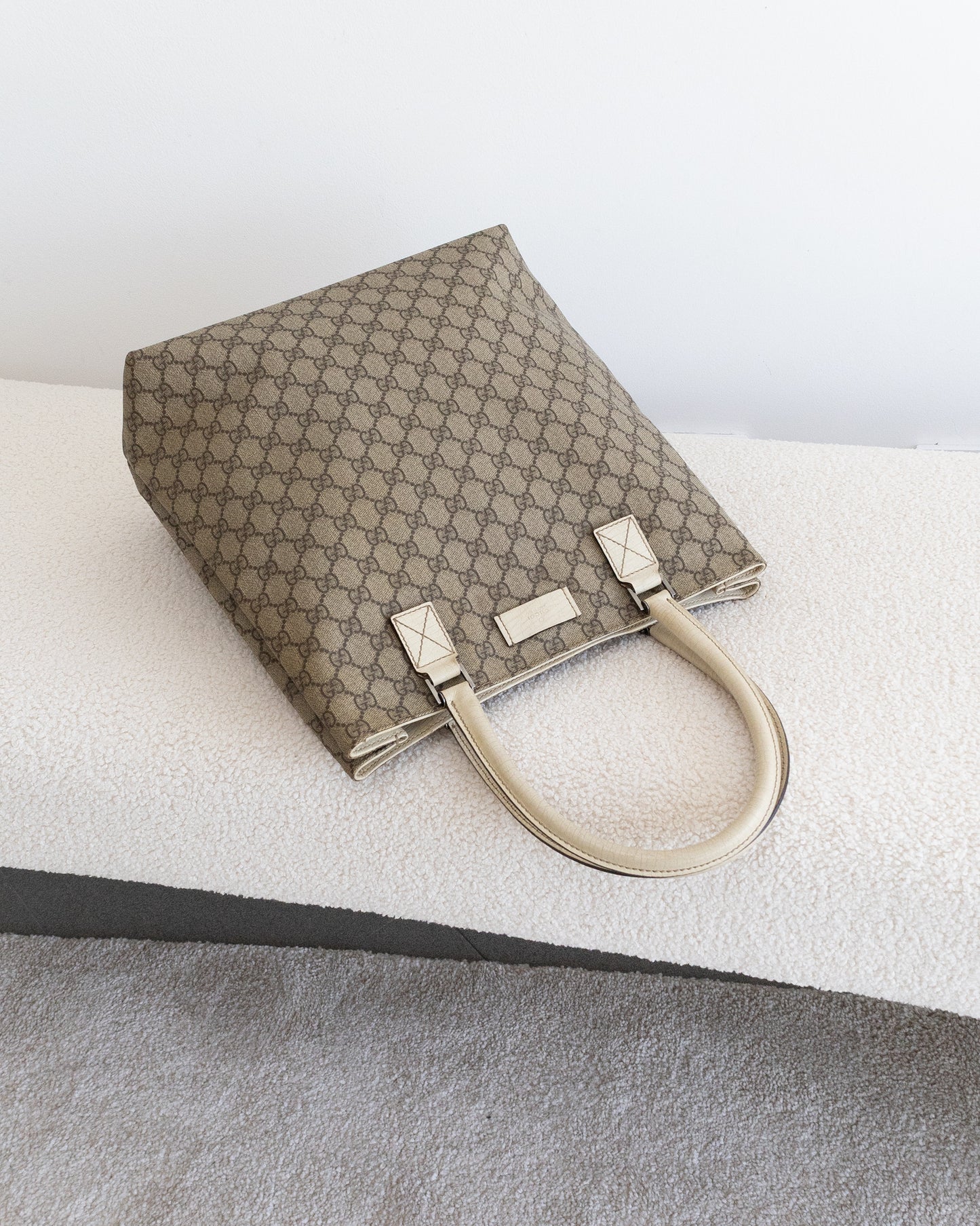 GUCCI GG Supreme Tote
