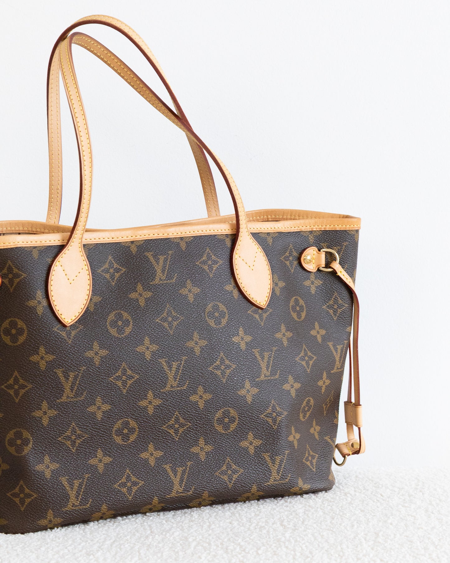 LOUIS VUITTON Neverfull PM