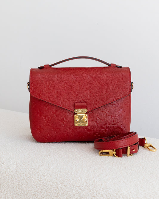 LOUIS VUITTON Pochette Metis