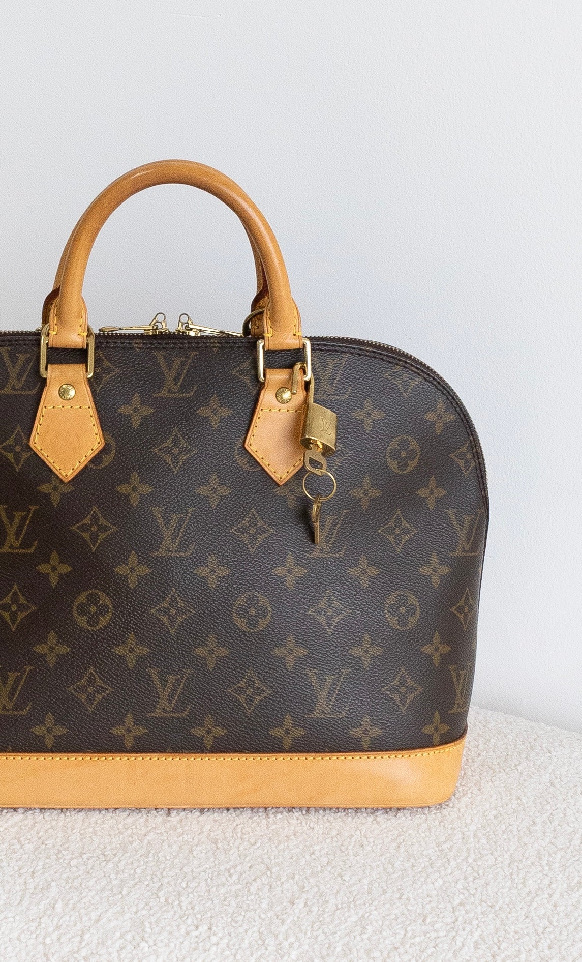 LOUIS VUITTON Alma PM