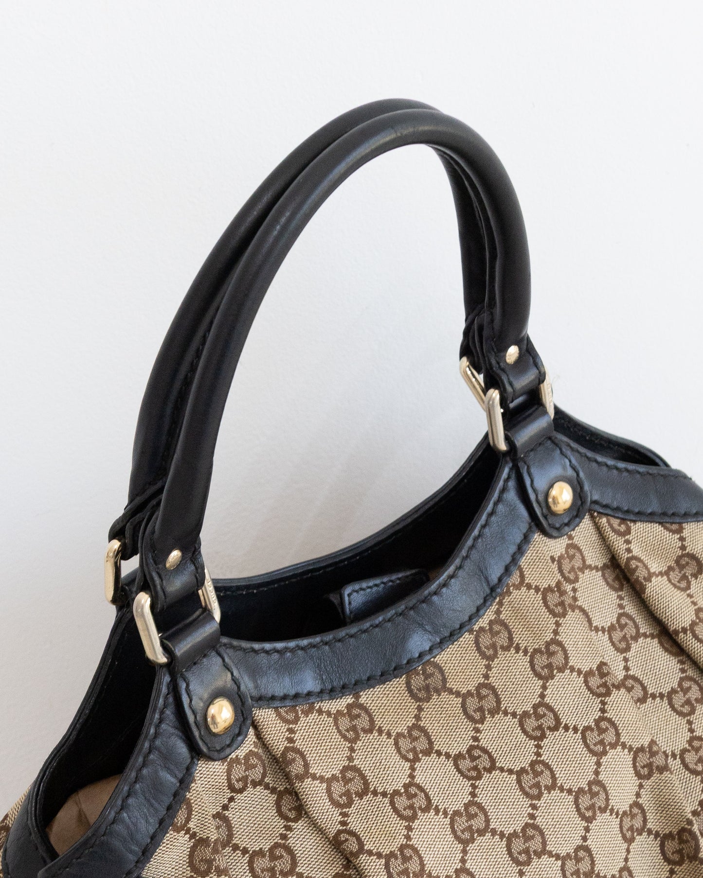GUCCI Medium GG Canvas Sukey