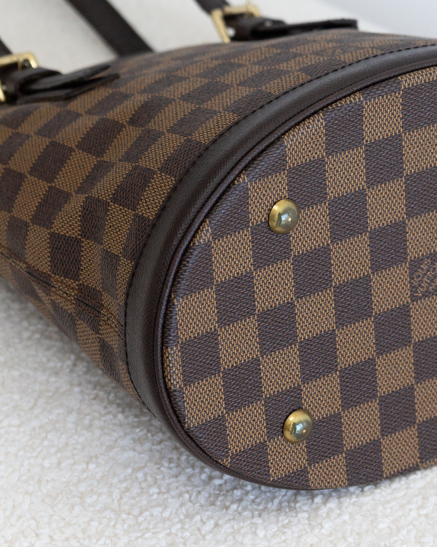 LOUIS VUITTON Marais Bucket