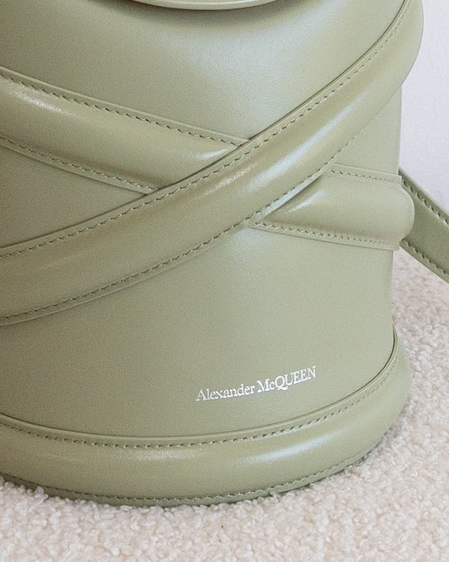 ALEXANDER MCQUEEN The Curve