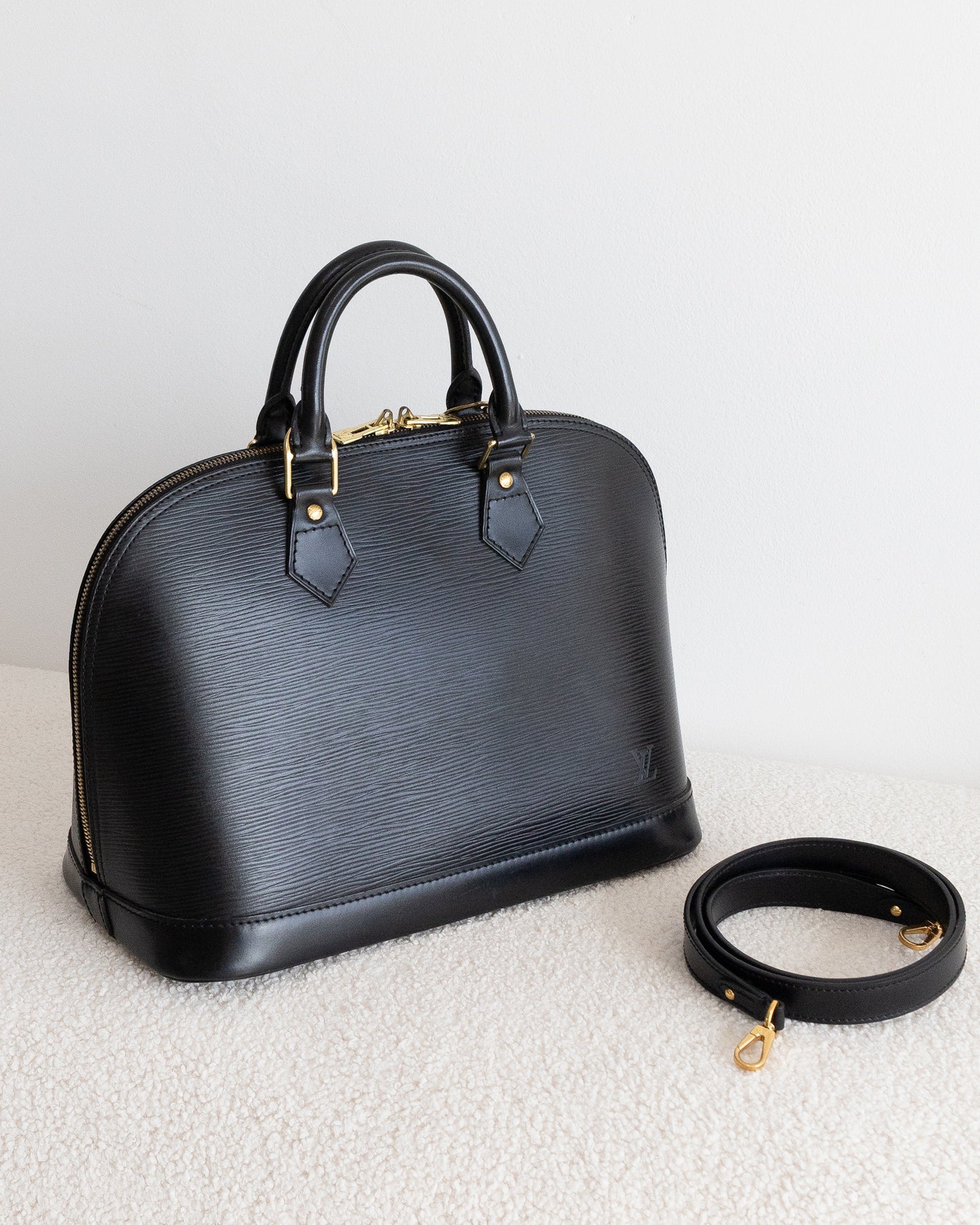 LOUIS VUITTON Alma PM