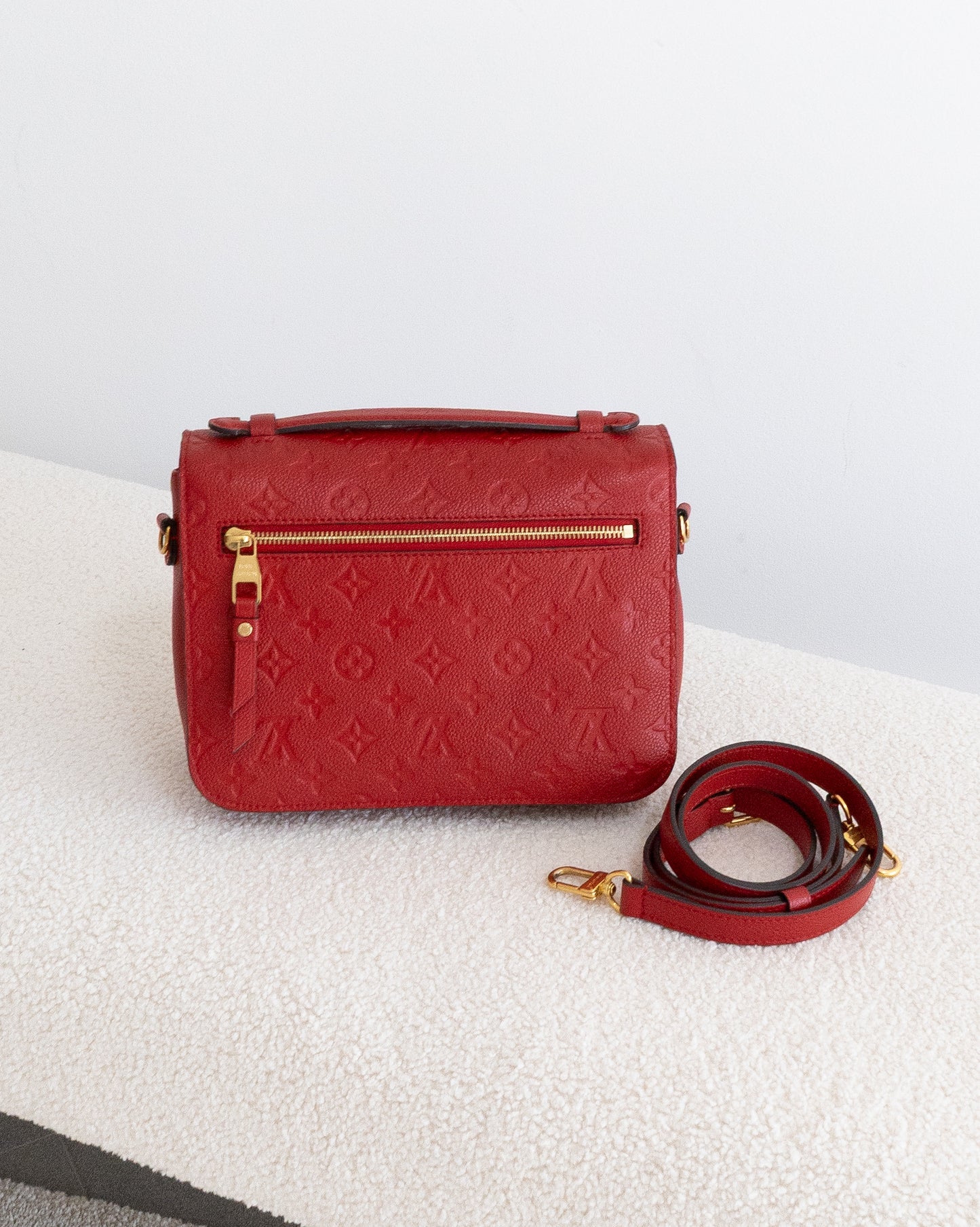 LOUIS VUITTON Pochette Metis