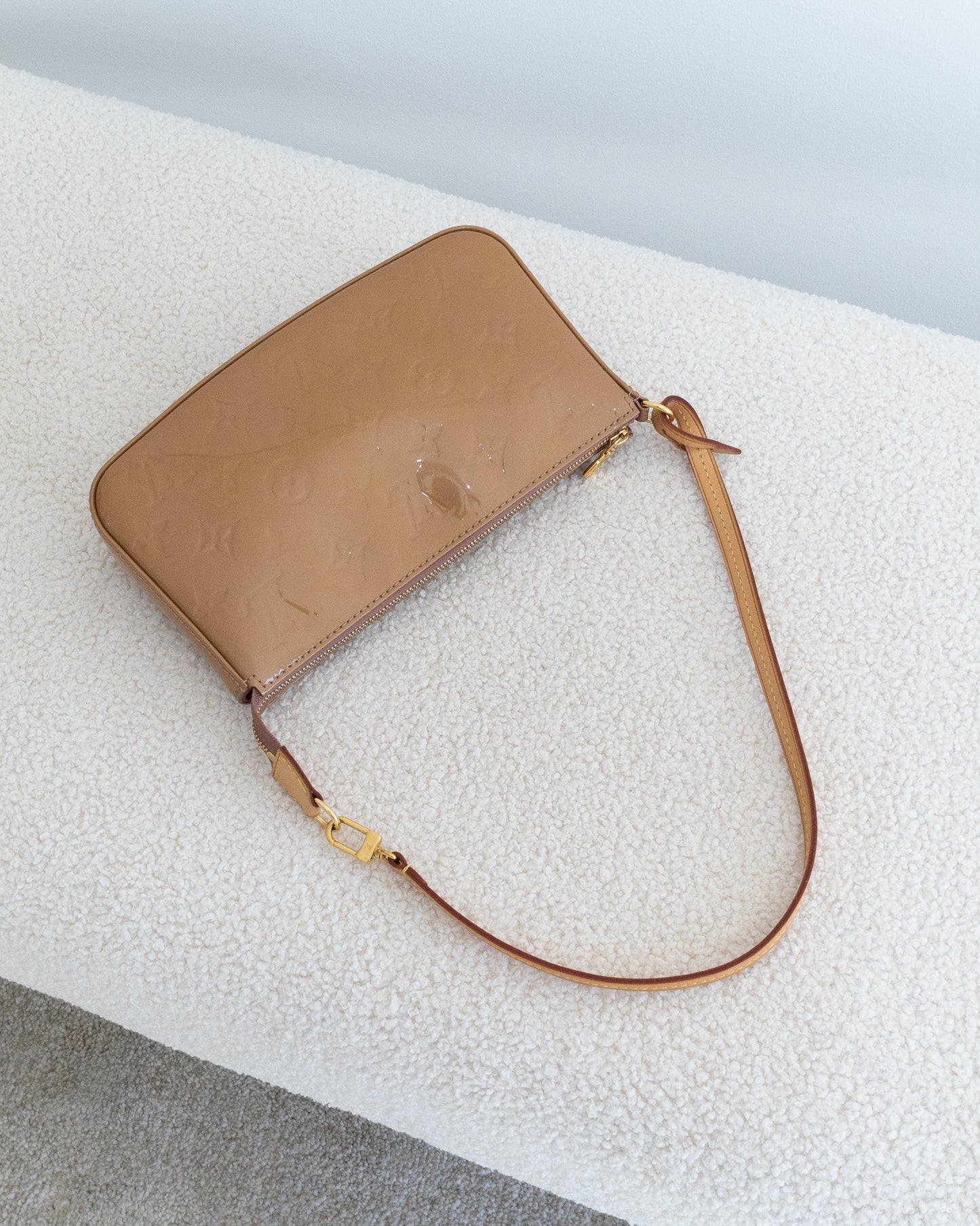 LOUIS VUITTON Pochette Accessoires