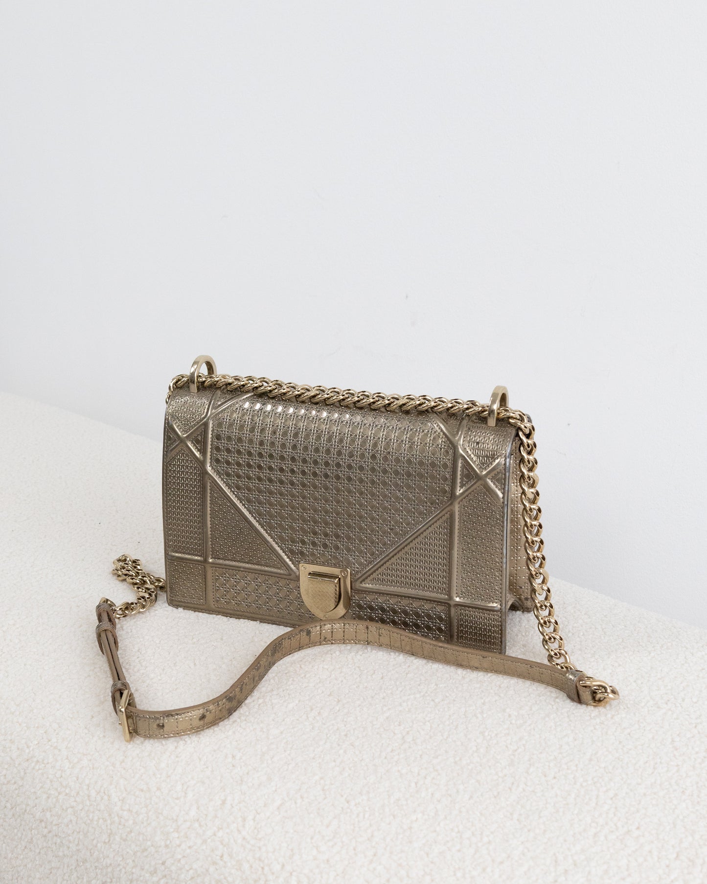 DIOR Diorama