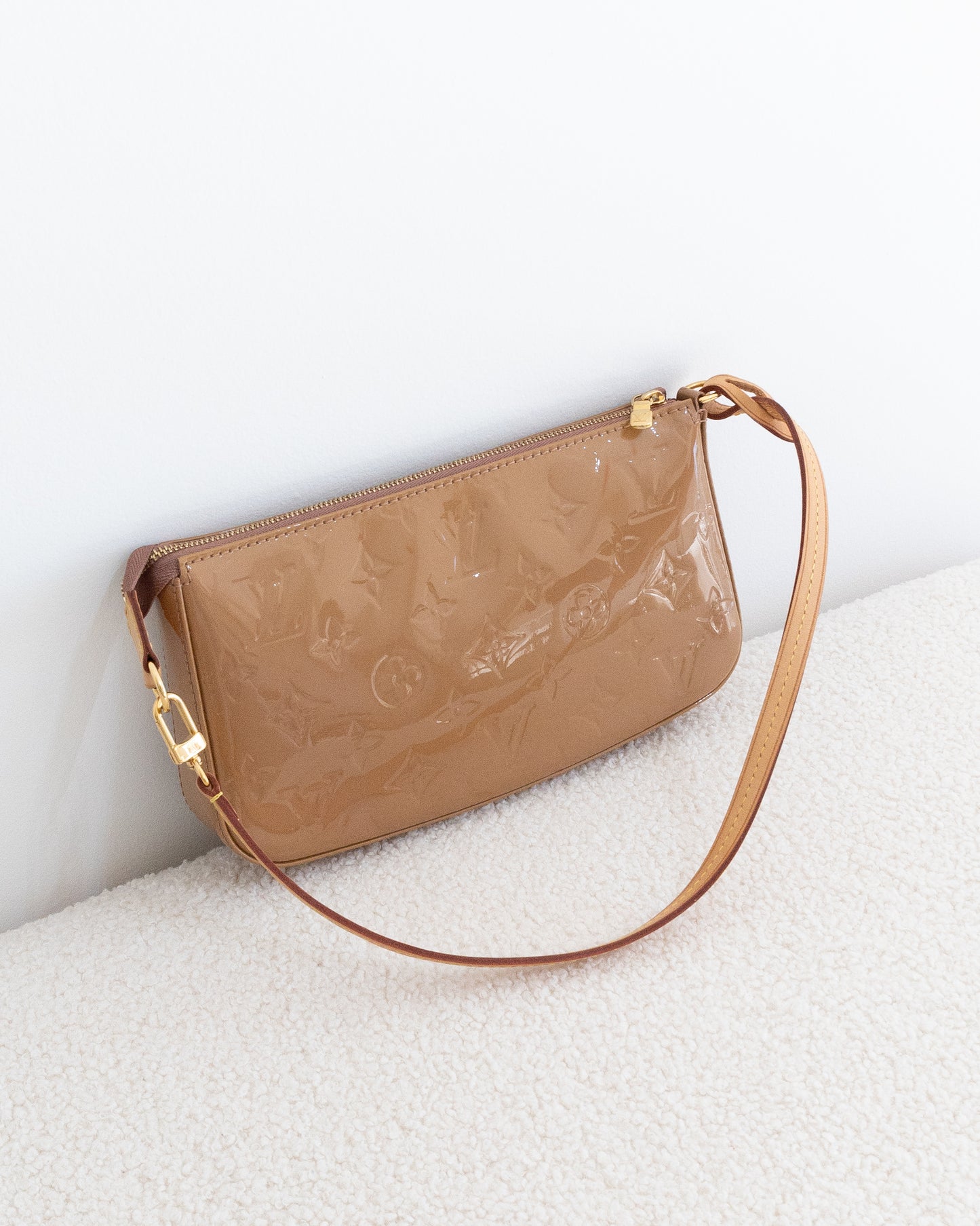 LOUIS VUITTON Pochette Accessoires