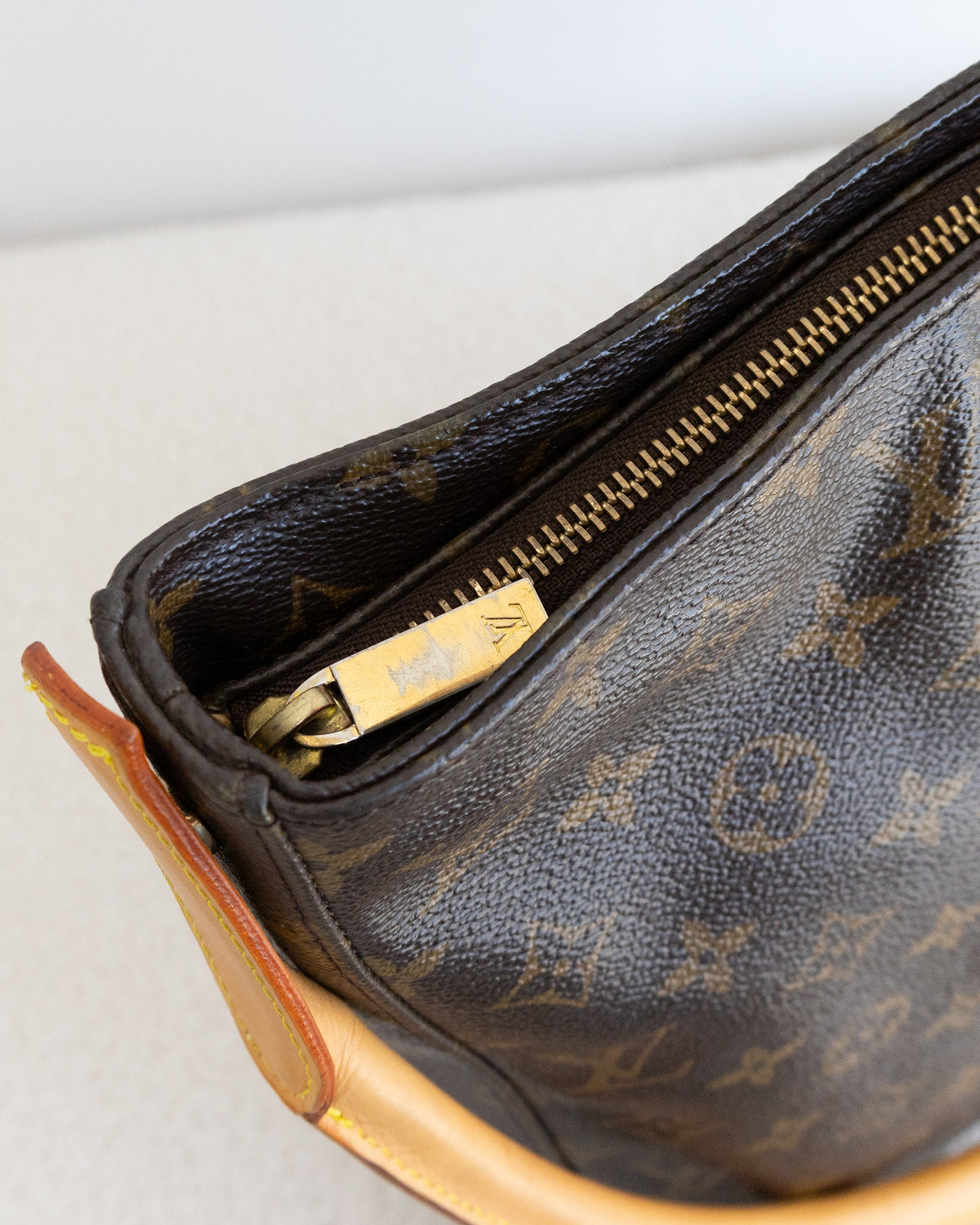 LOUIS VUITTON Looping GM
