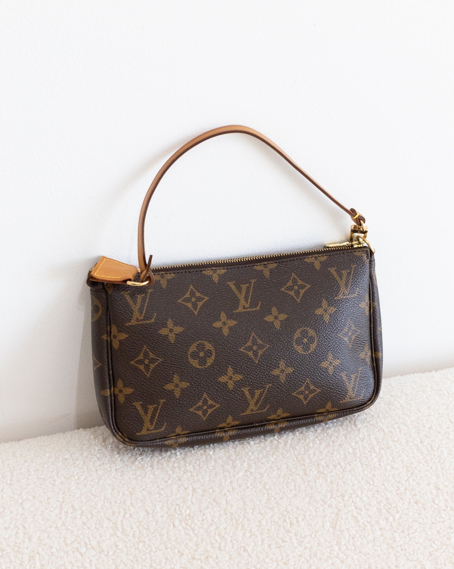 LOUIS VUITTON Pochette Accessoires