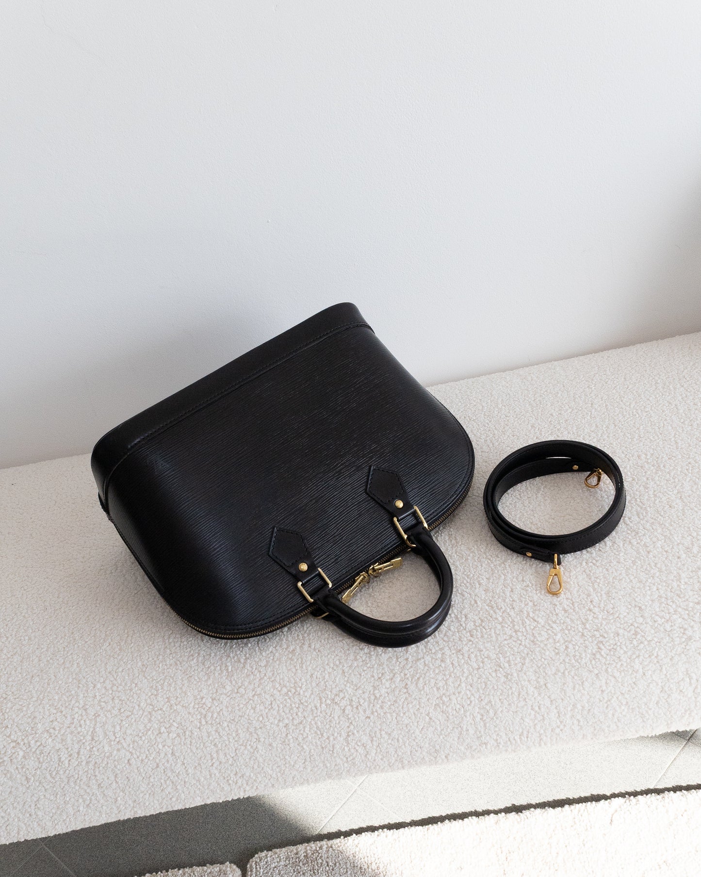 LOUIS VUITTON Alma PM