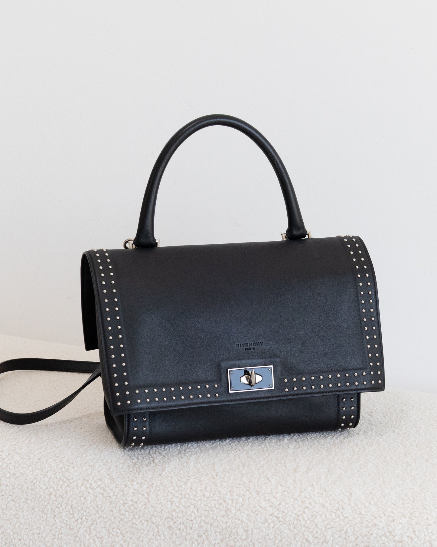 GIVENCHY Medium Shark