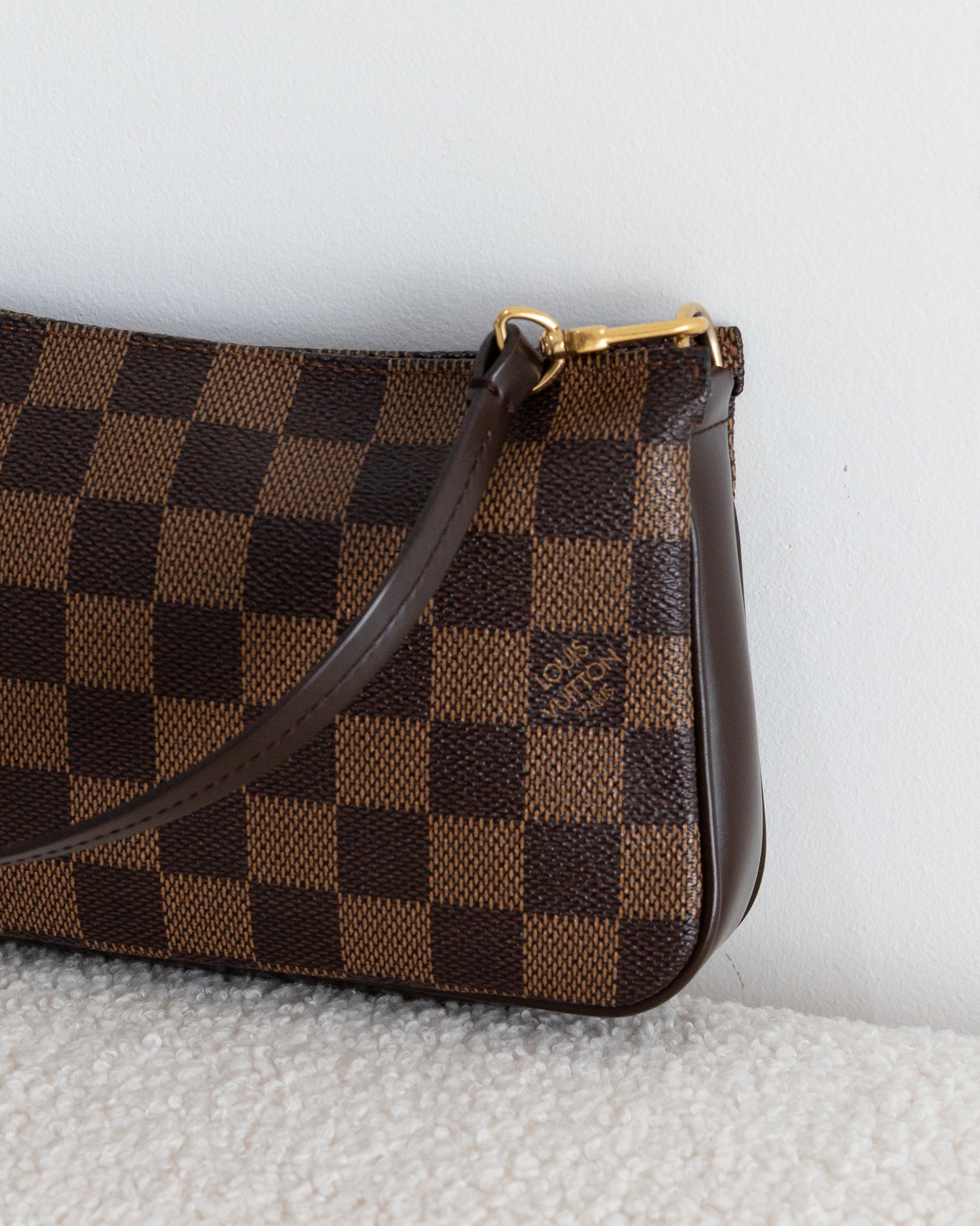 LOUIS VUITTON Pochette Navona