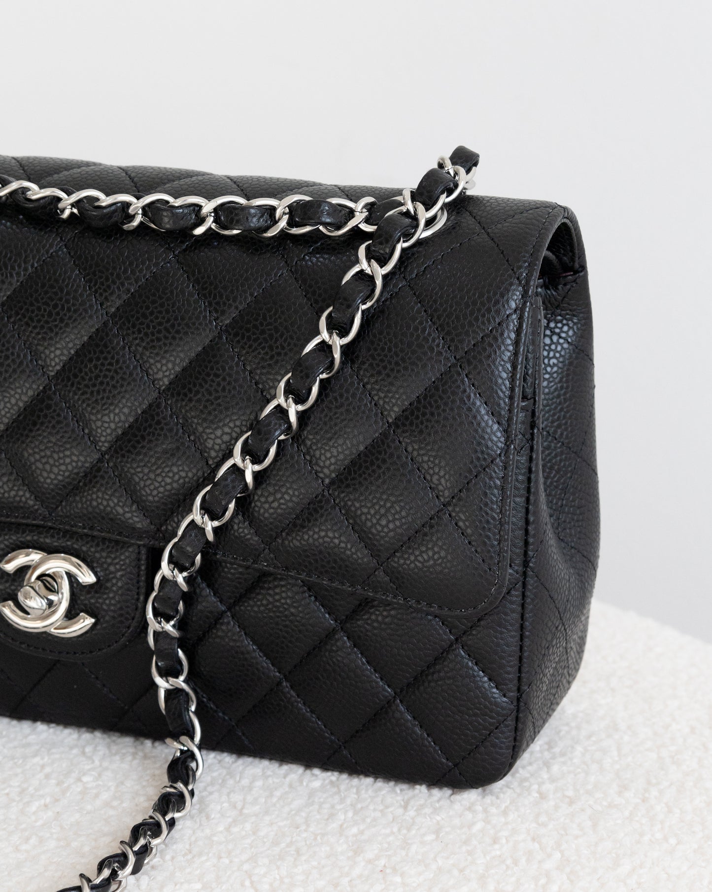 CHANEL Classic Double Flap Médium
