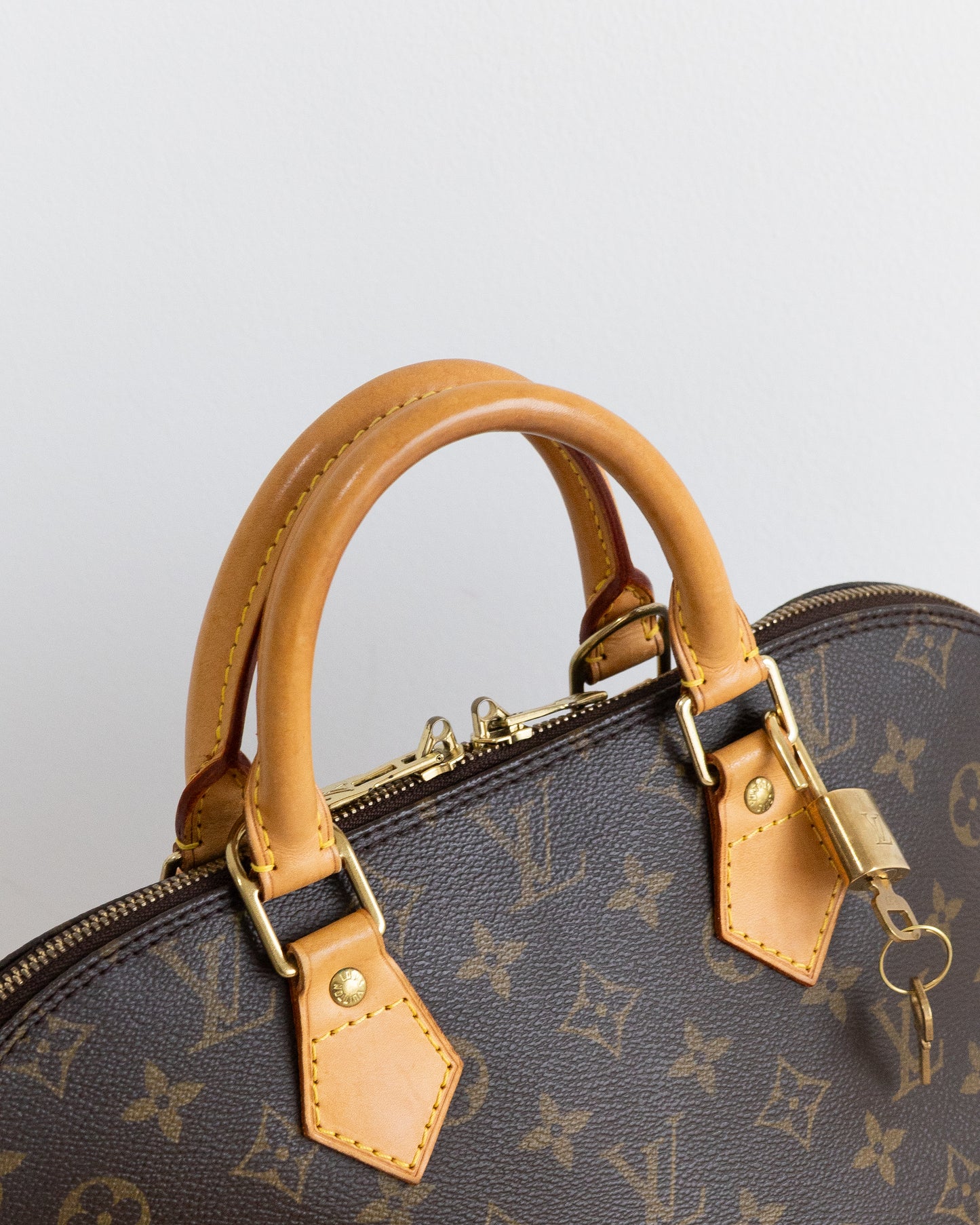 LOUIS VUITTON Alma PM
