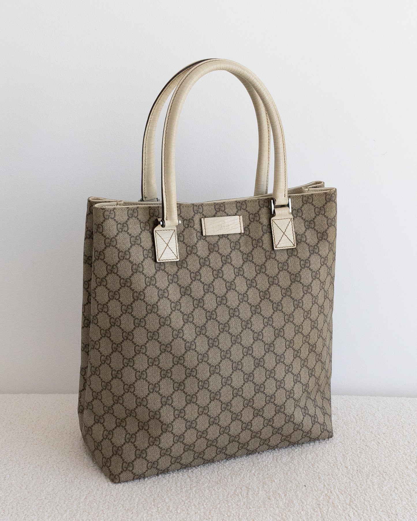 GUCCI GG Supreme Tote