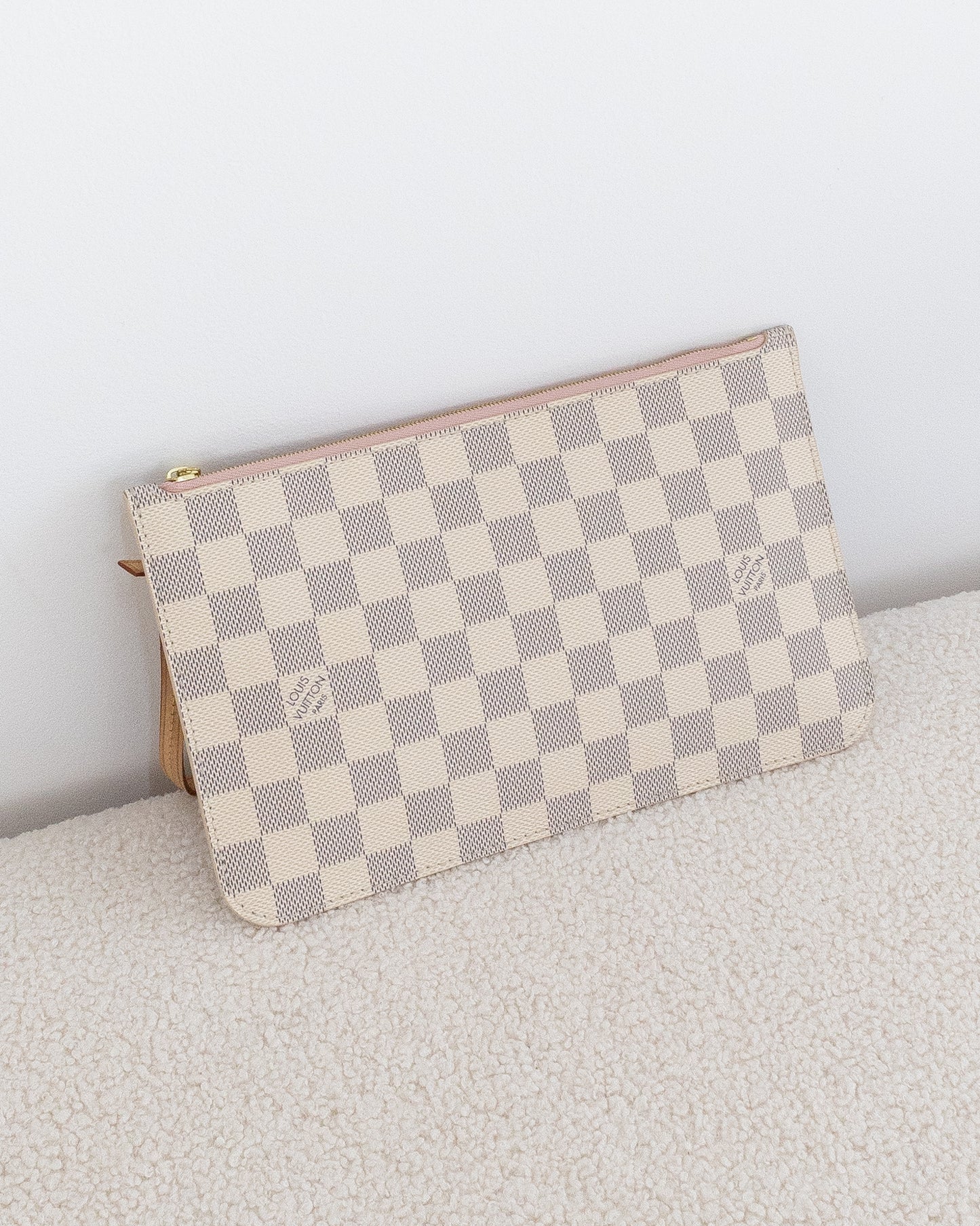 LOUIS VUITTON Pochette