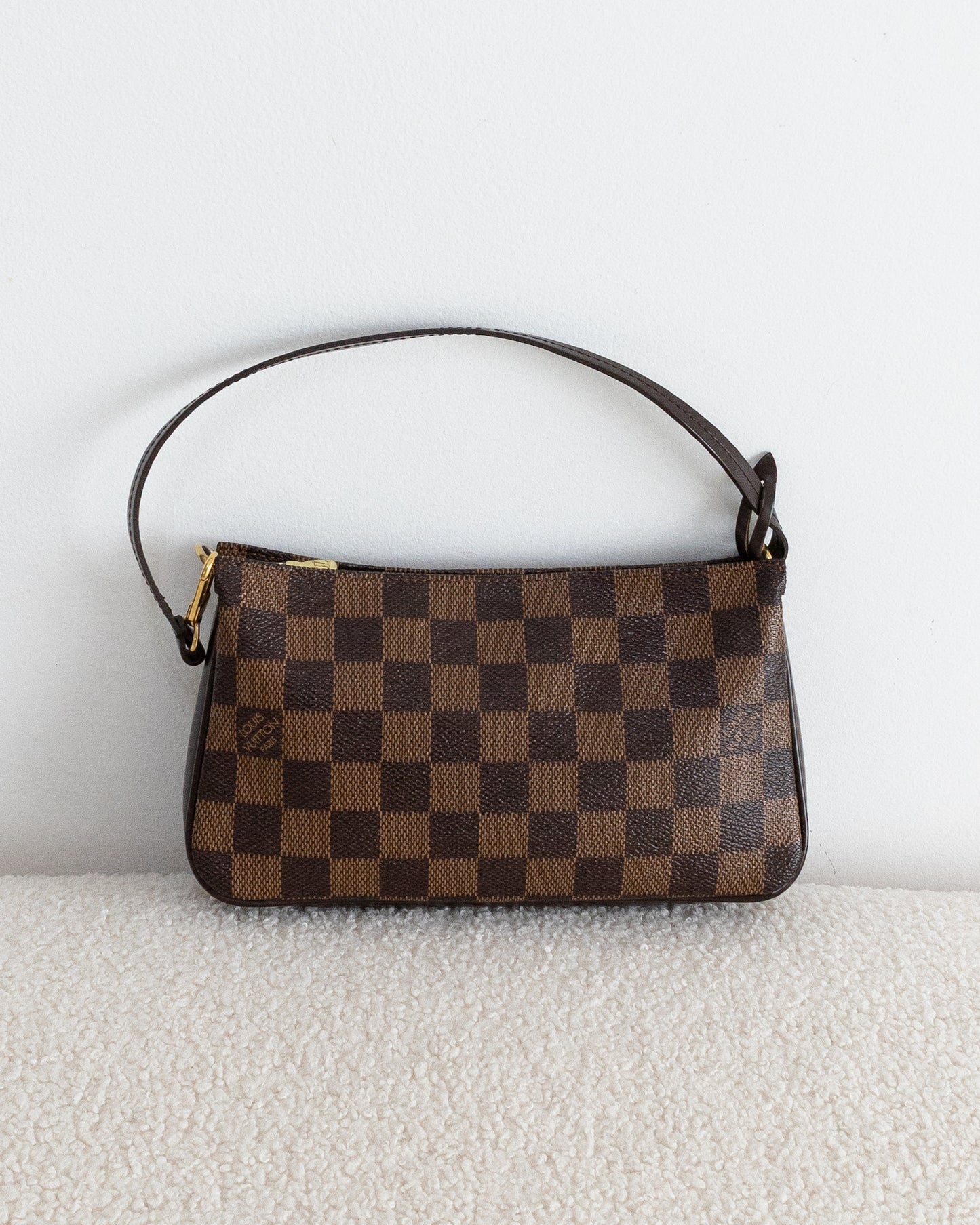 LOUIS VUITTON Pochette Navona