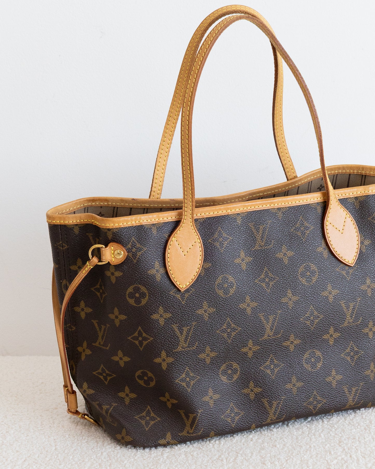 LOUIS VUITTON Neverfull PM