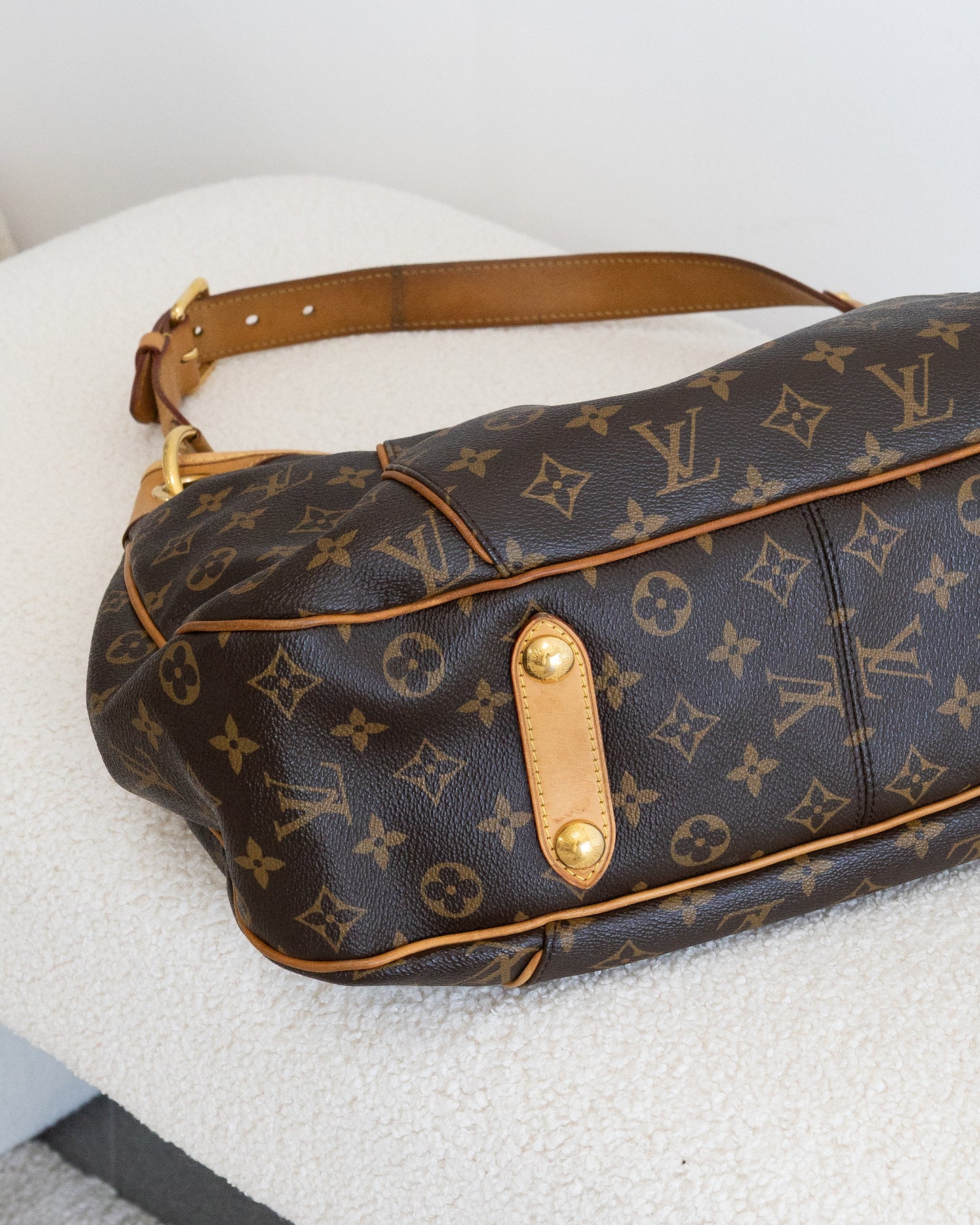 LOUIS VUITTON Galliera