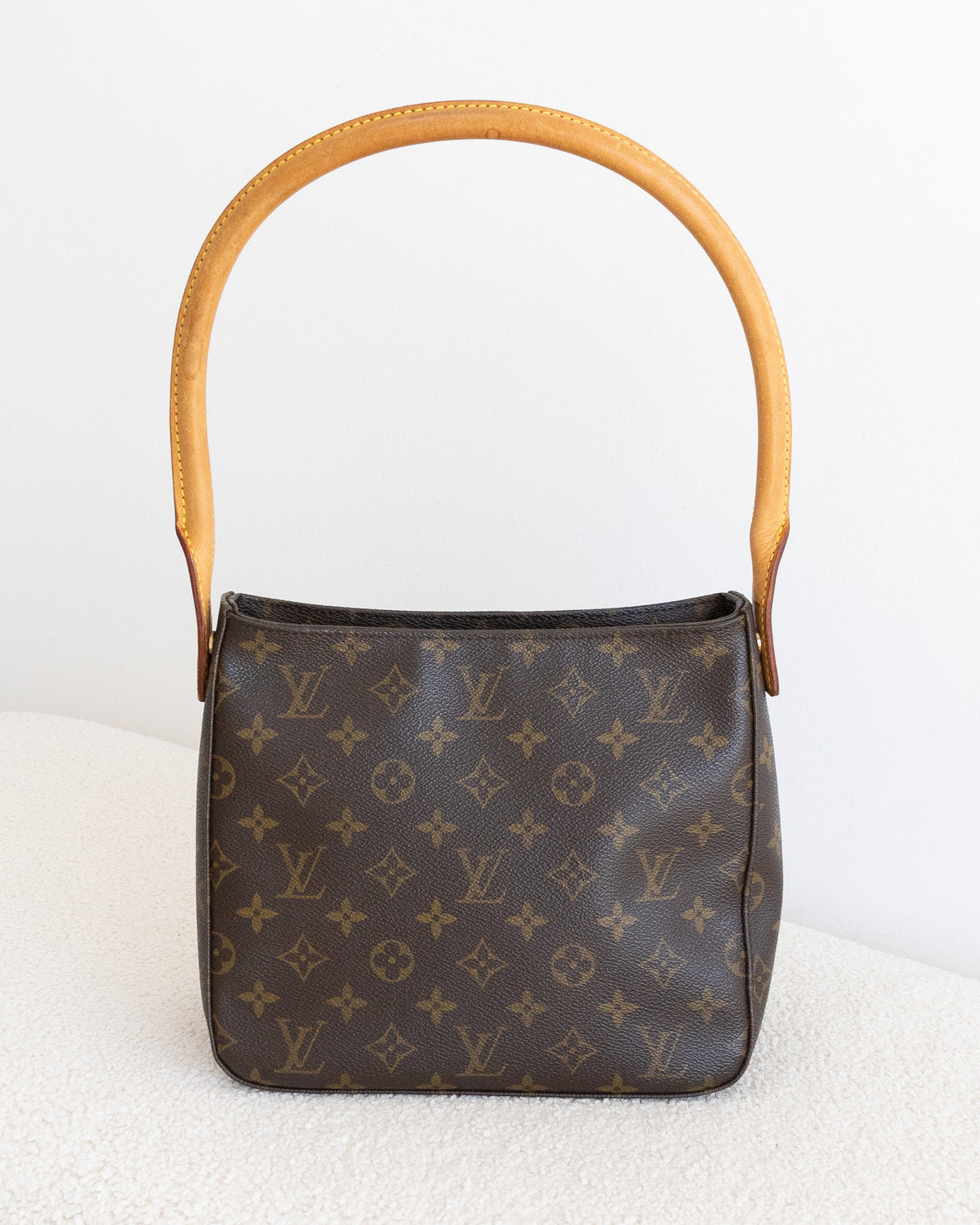 LOUIS VUITTON Looping MM