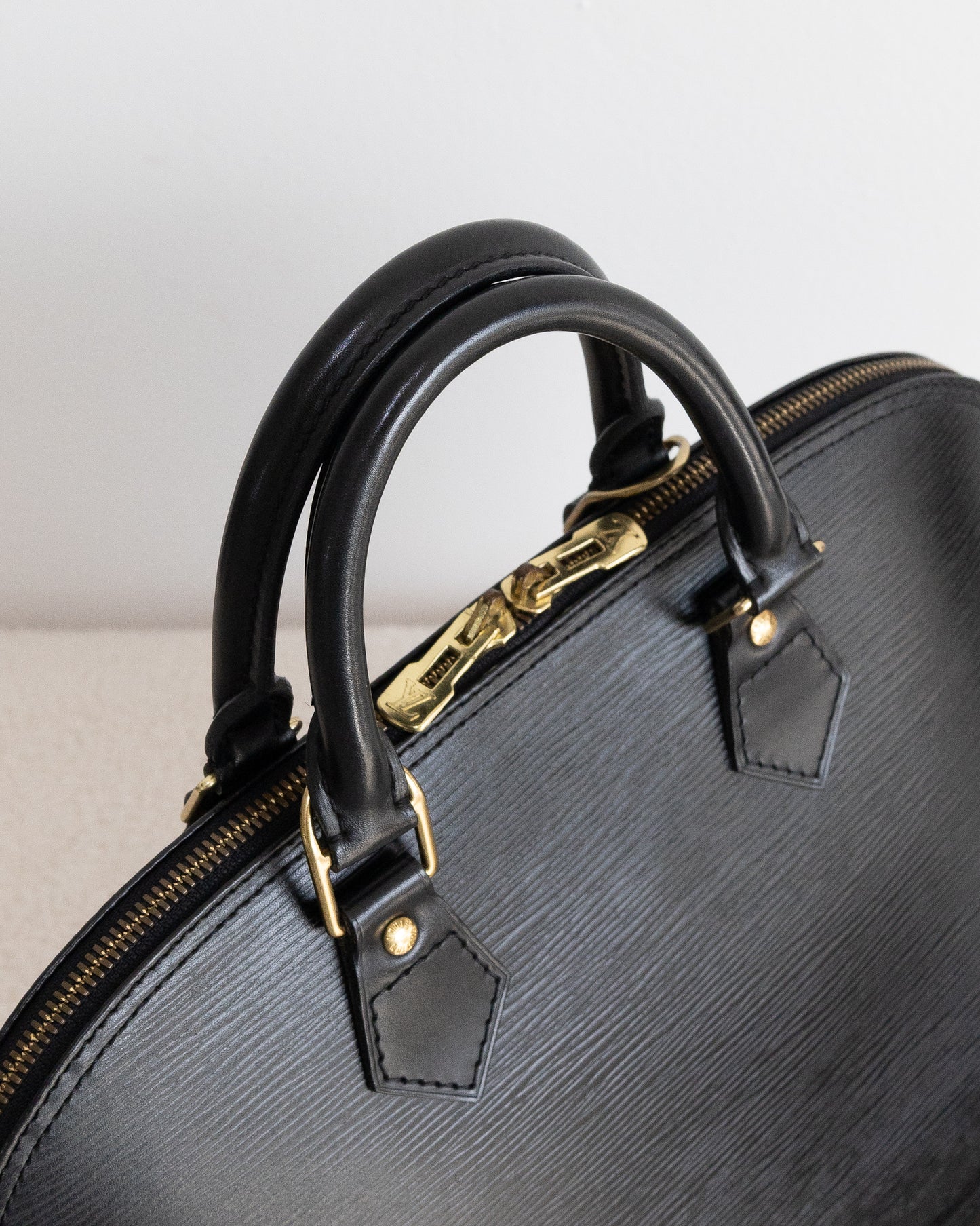 LOUIS VUITTON Alma PM