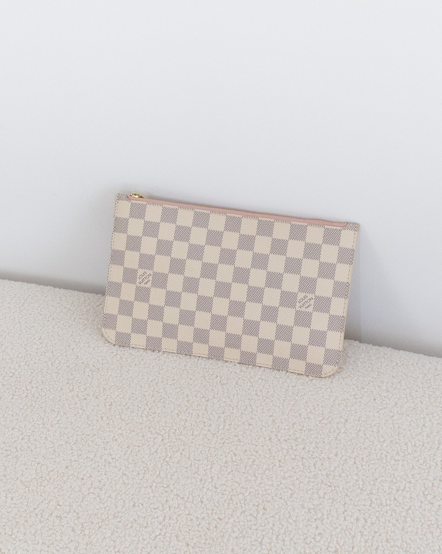LOUIS VUITTON Pochette