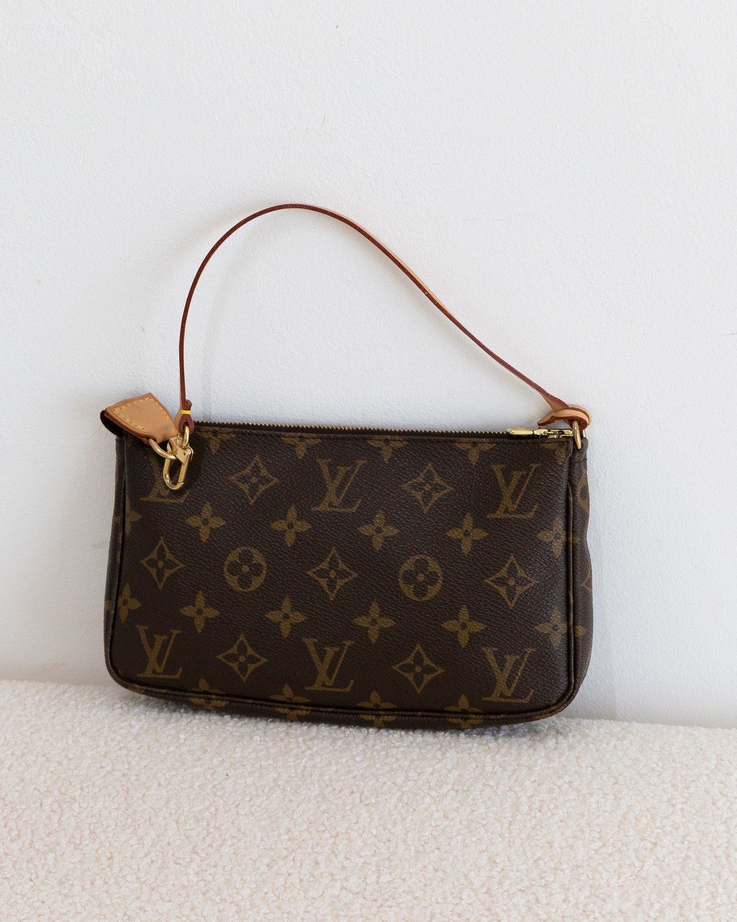 LOUIS VUITTON Pochette Accessoires