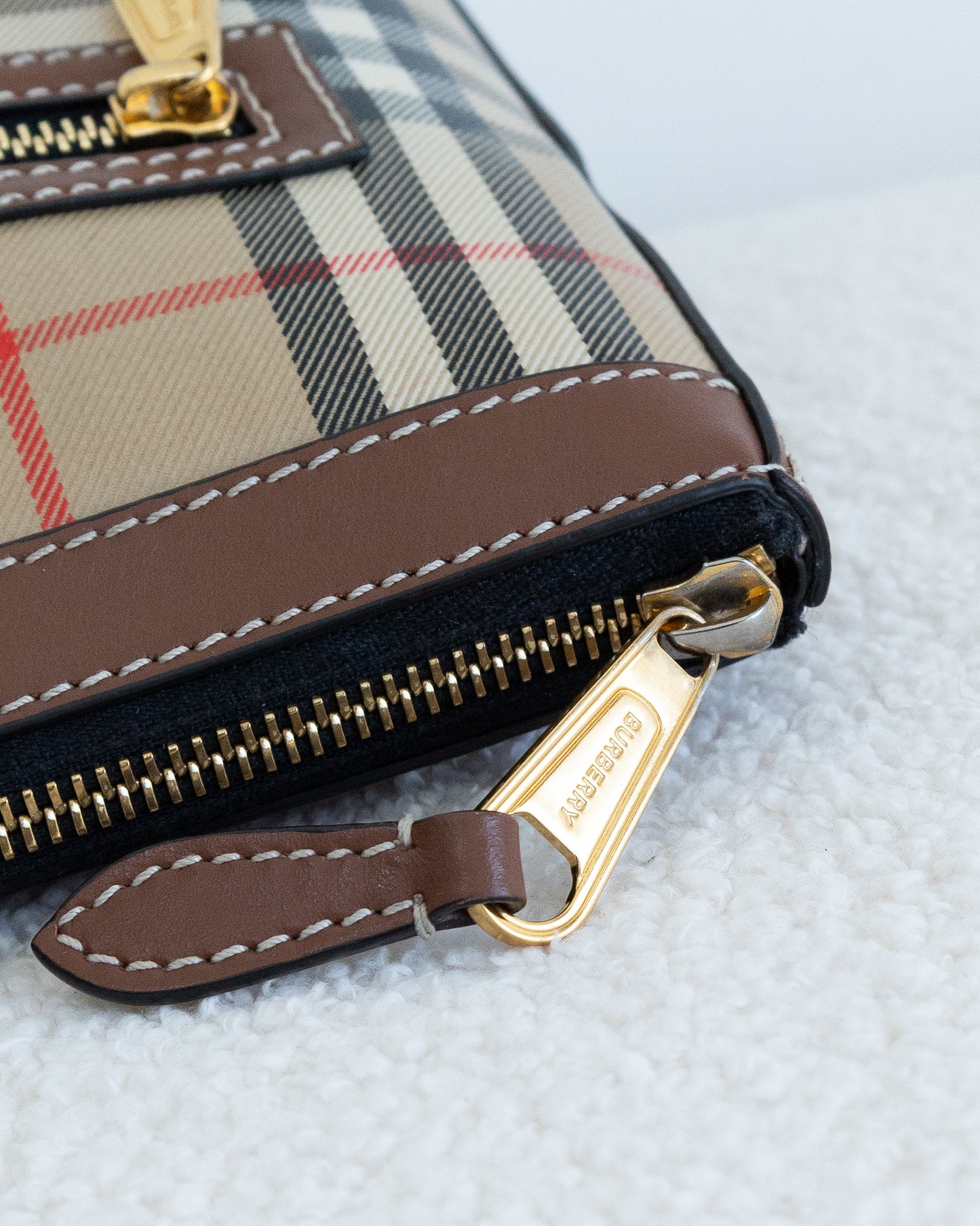 BURBERRY Large Pouch