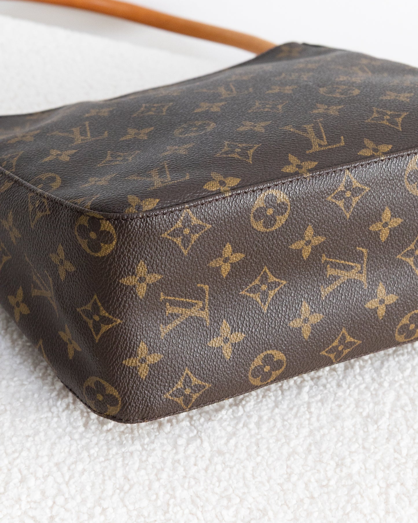 LOUIS VUITTON Looping