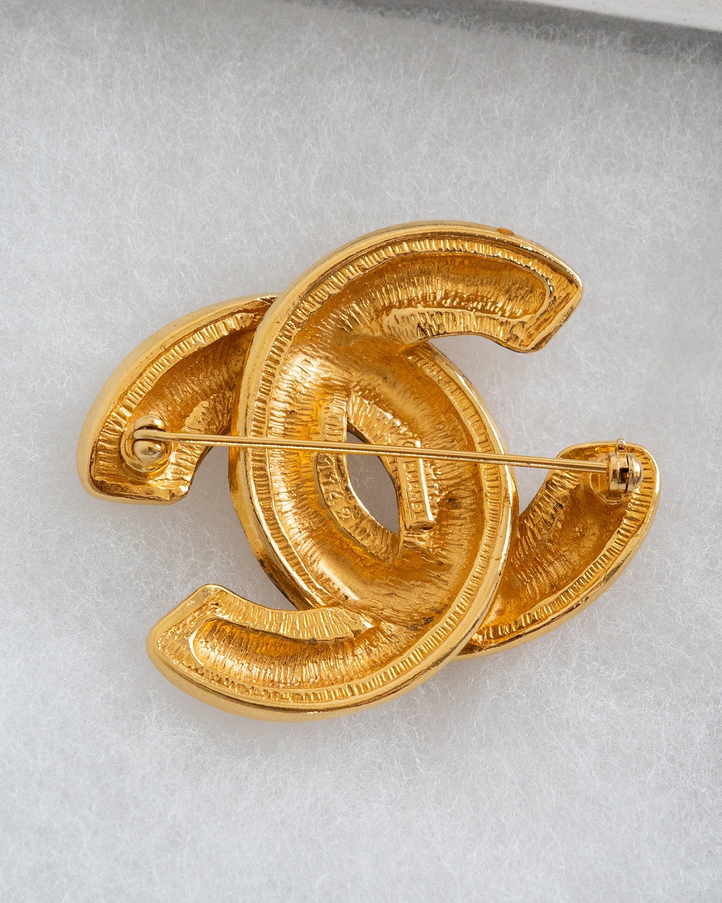 CHANEL Quilted CC Brooch