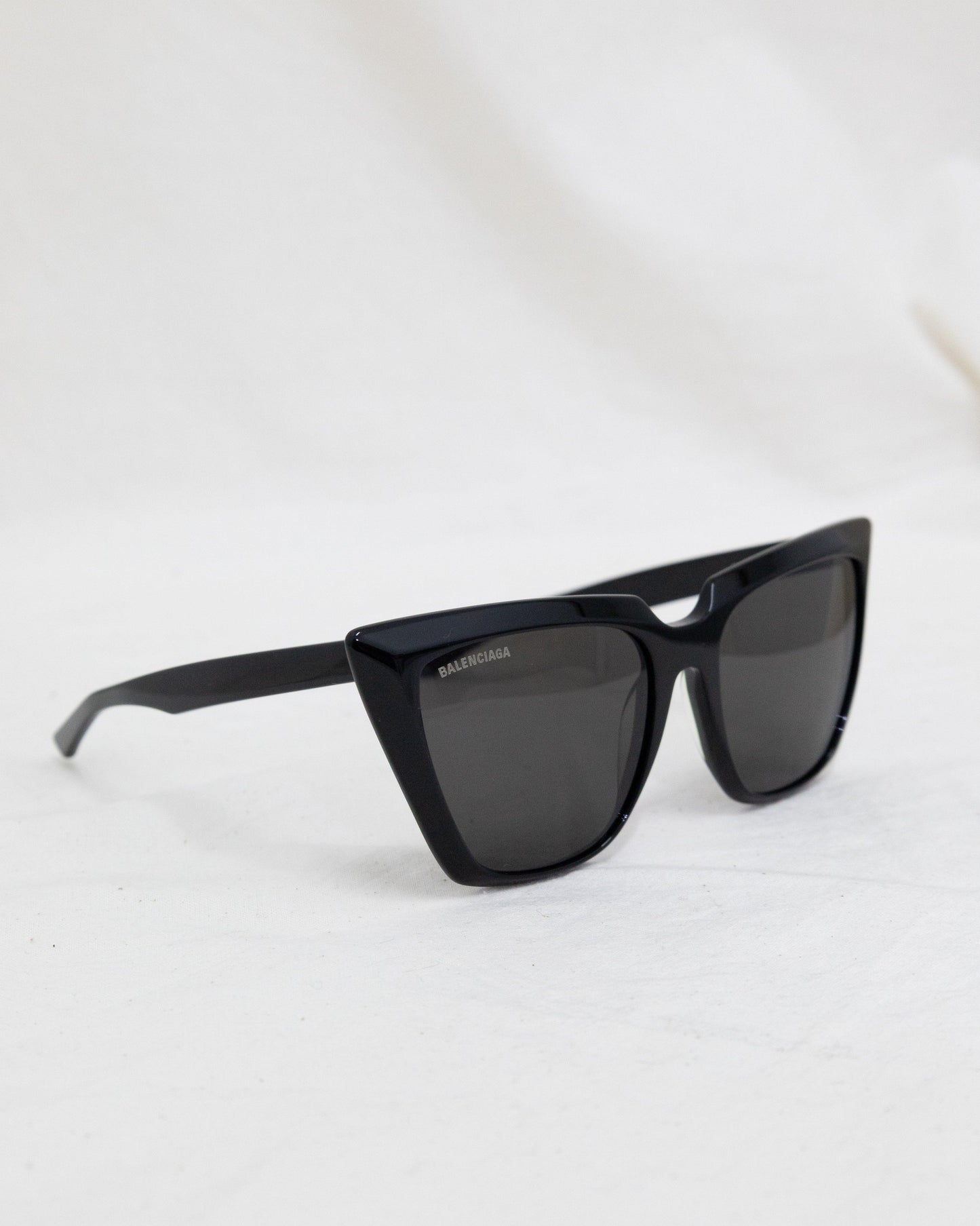 BALENCIAGA Sunglasses - THE VOG CLOSET