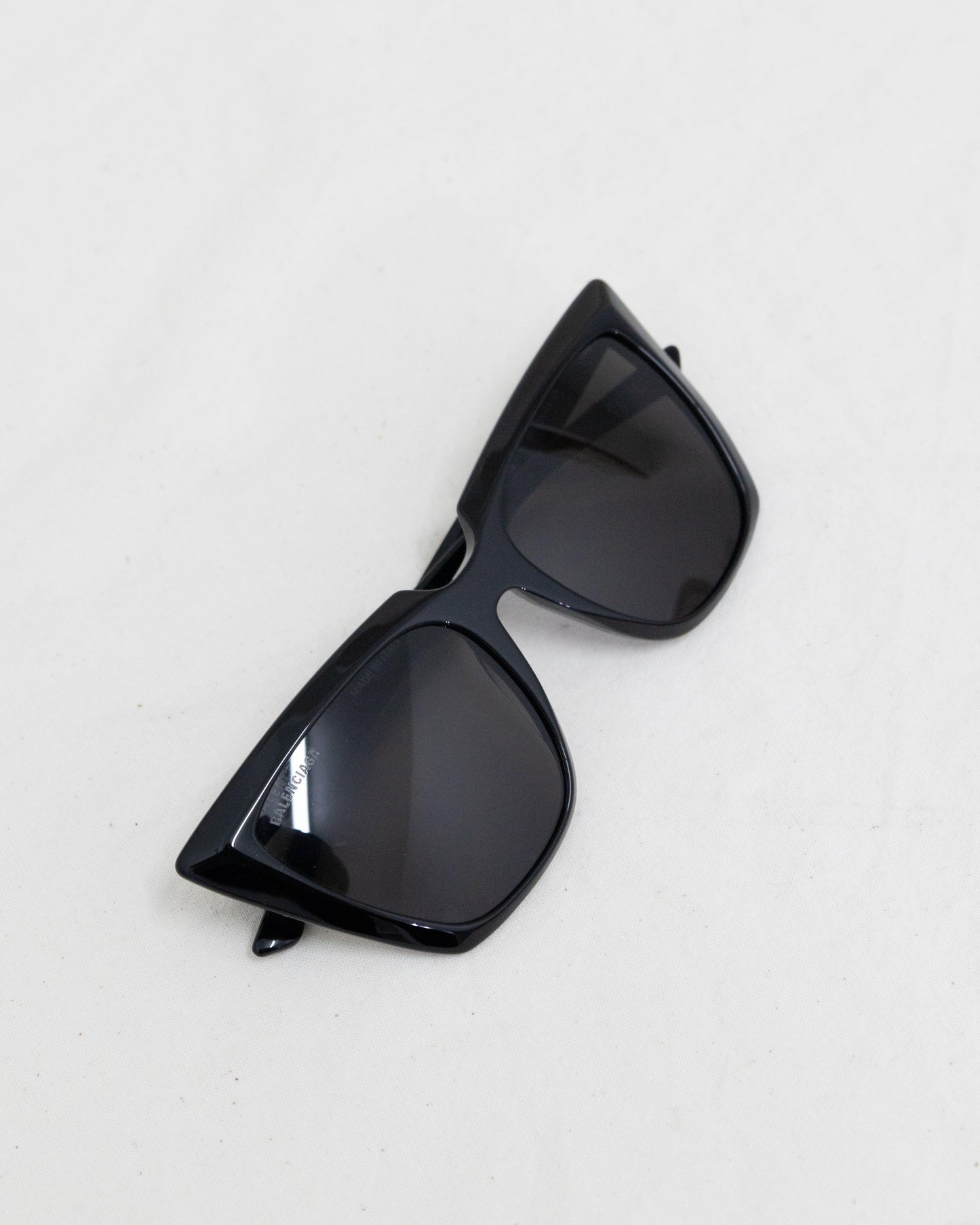 BALENCIAGA Sunglasses - THE VOG CLOSET
