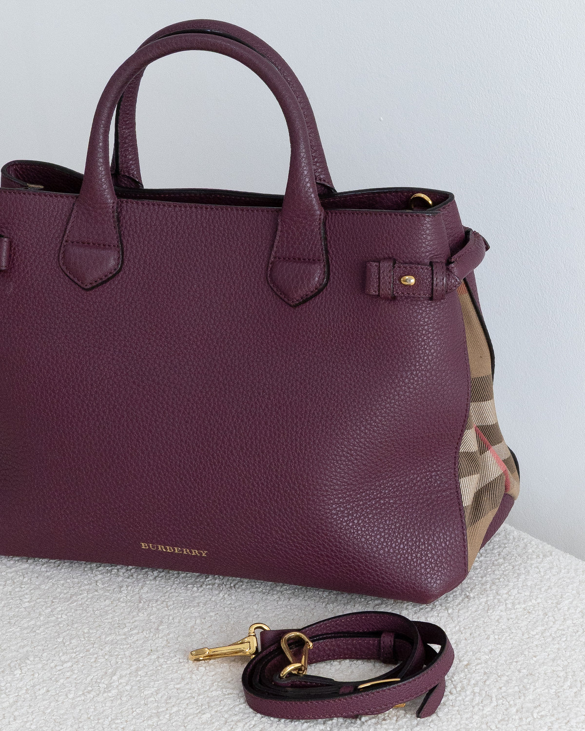 BURBERRY Banner Medium