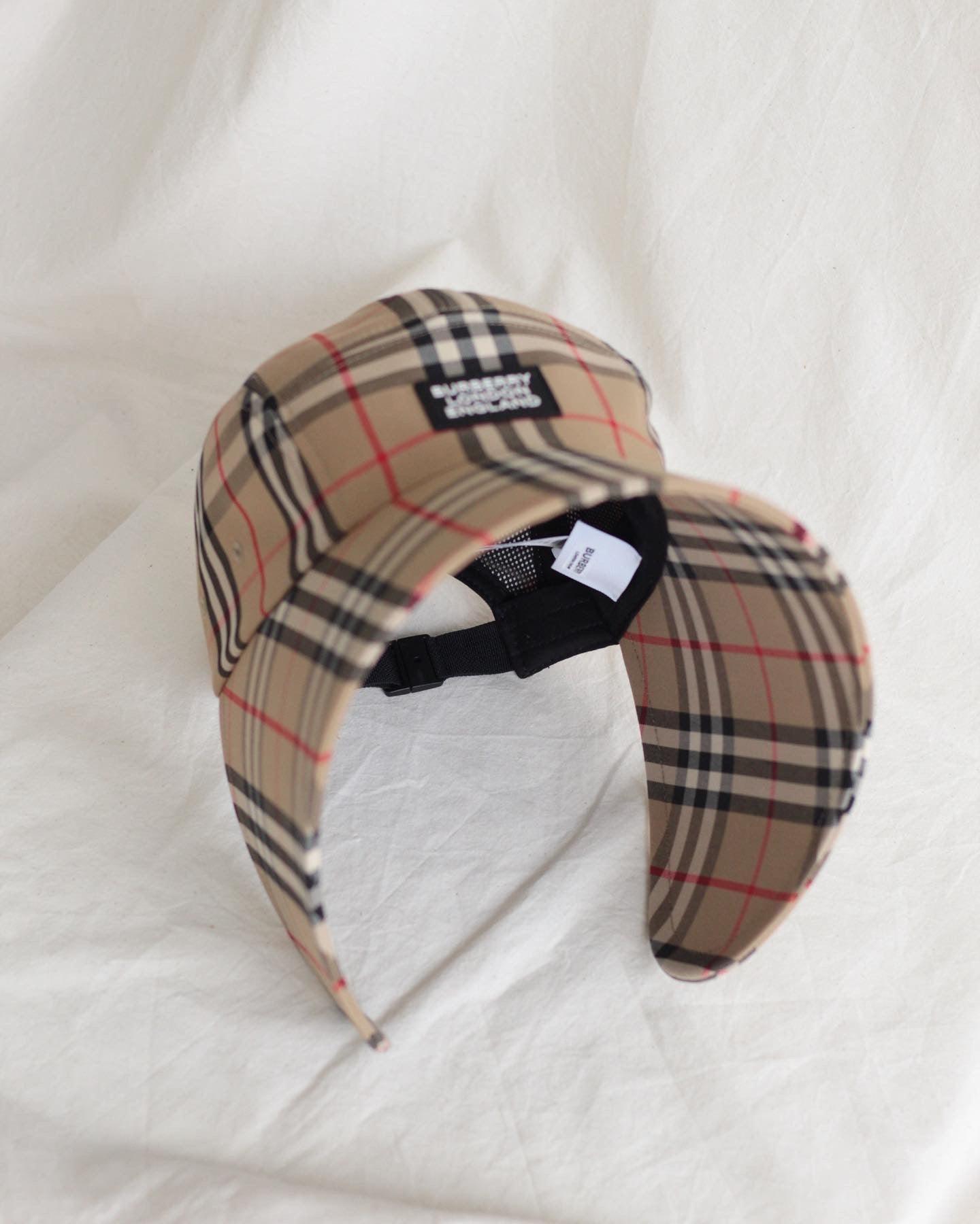 BURBERRY CAP - THE VOG CLOSET