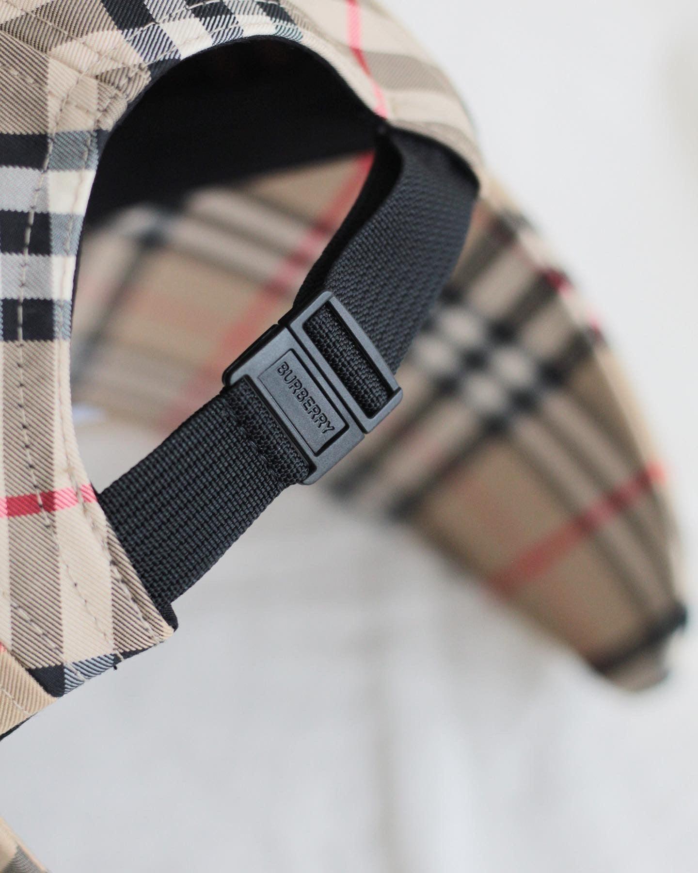 BURBERRY CAP - THE VOG CLOSET