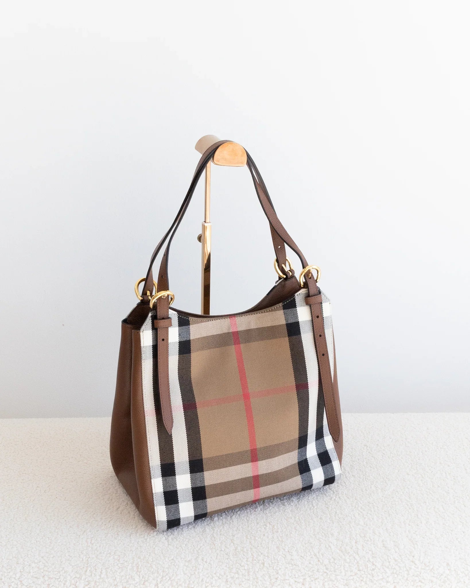 BURBERRY Tote - THE VOG CLOSET