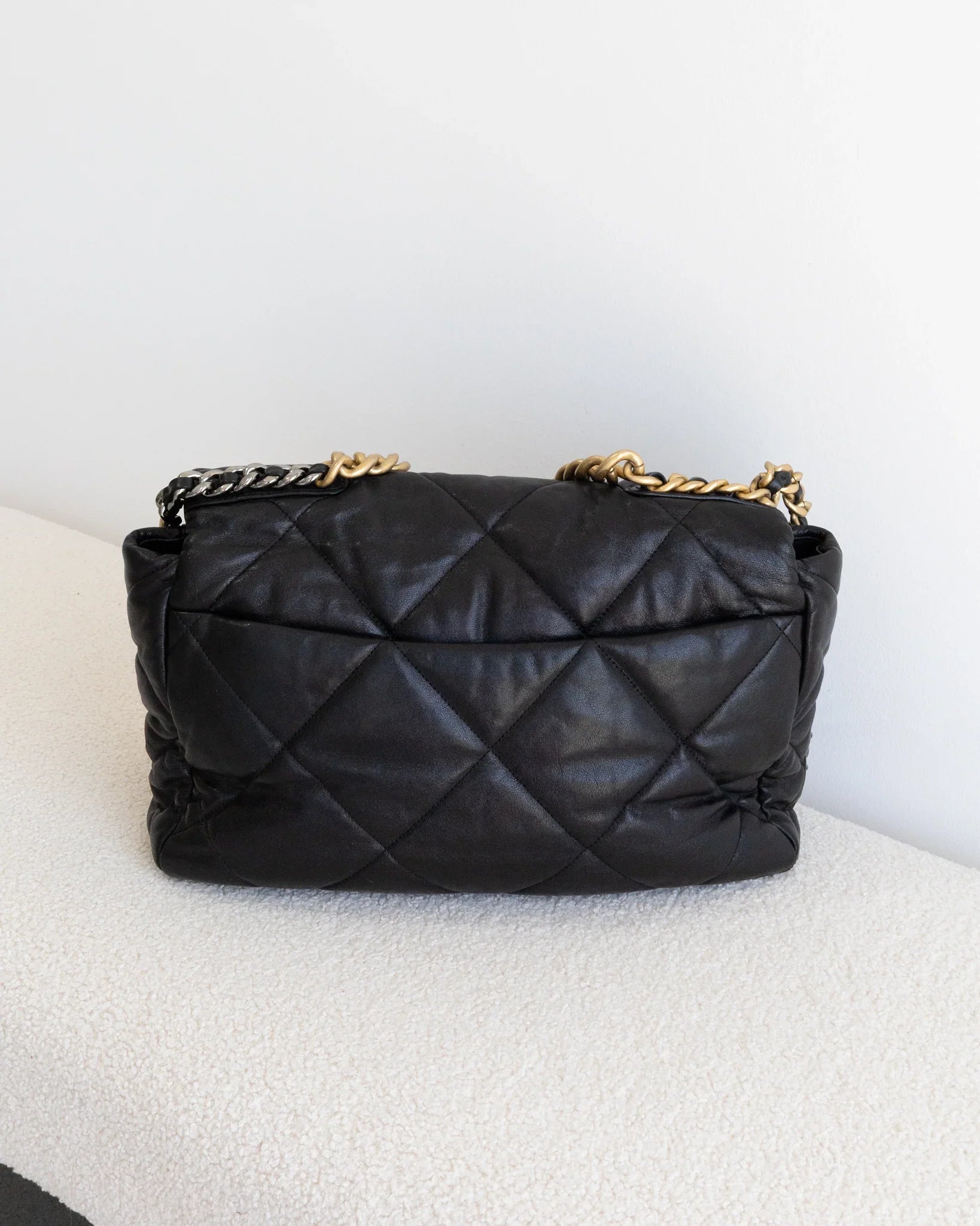 CHANEL 19 Maxi - THE VOG CLOSET