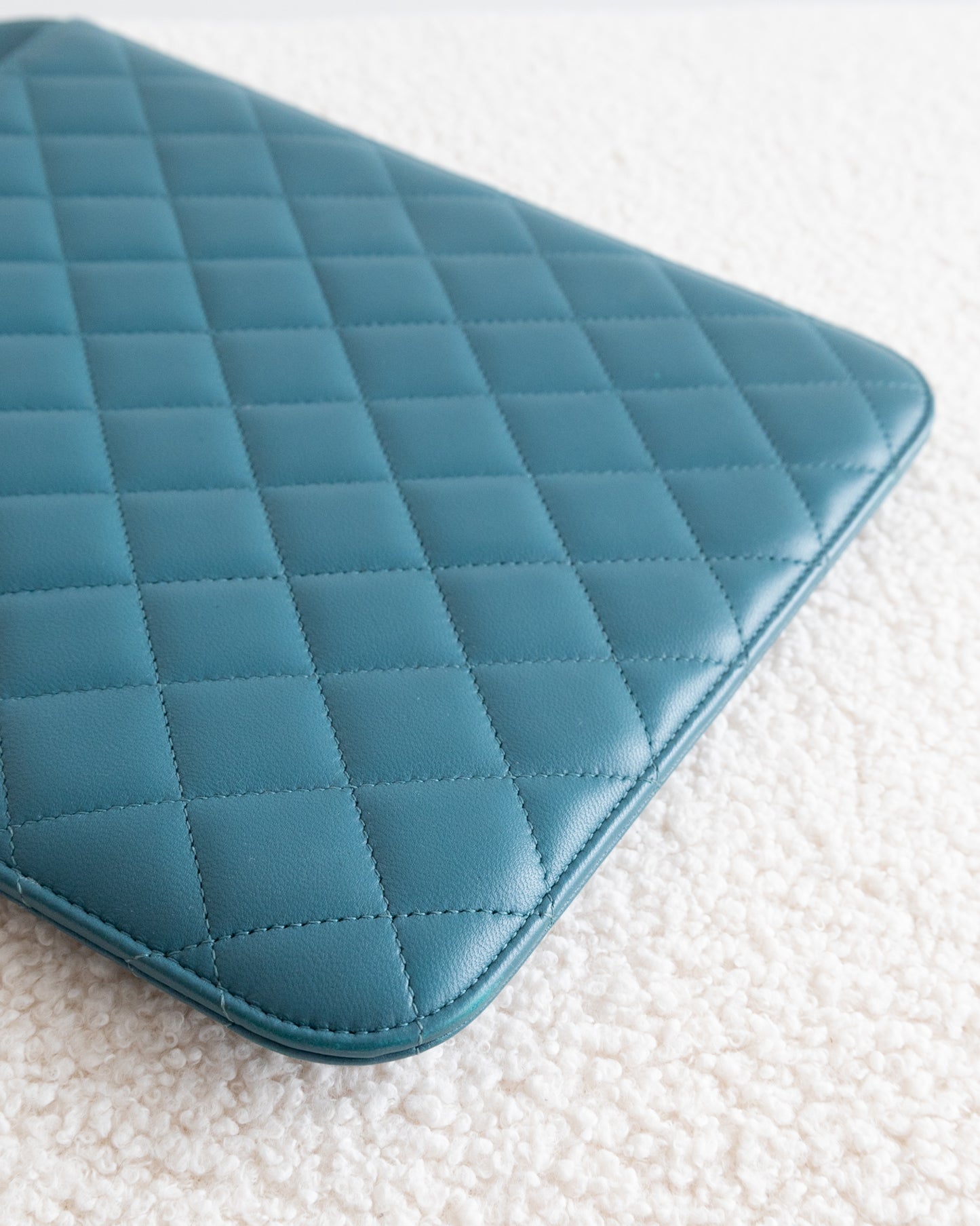 CHANEL Case - THE VOG CLOSET