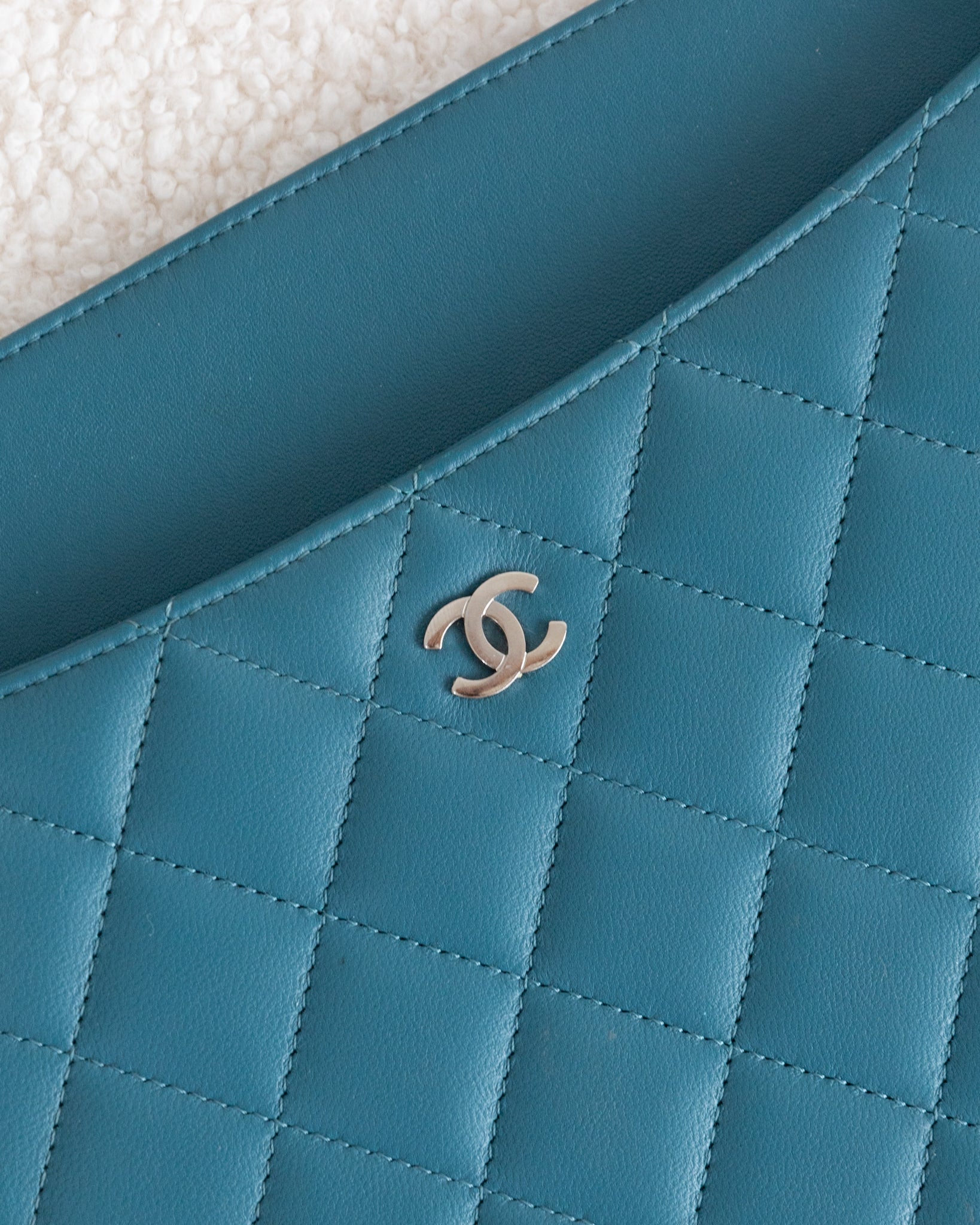 CHANEL Case - THE VOG CLOSET