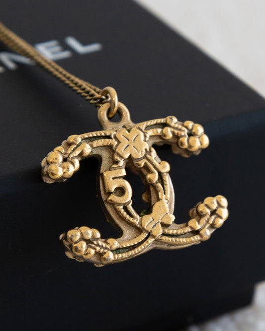 CHANEL CC Necklace - THE VOG CLOSET