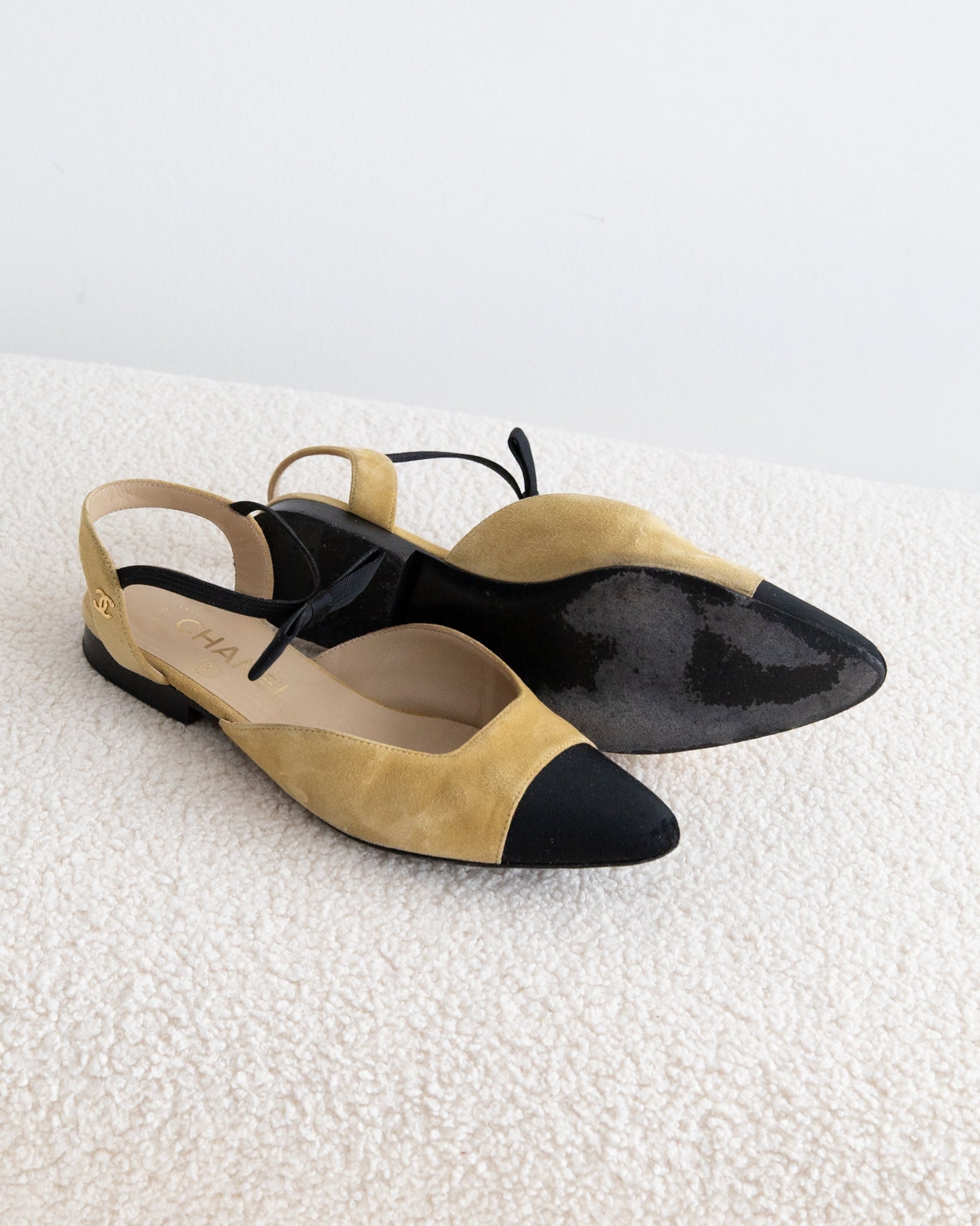 CHANEL Mary Jane 35,5 - THE VOG CLOSET