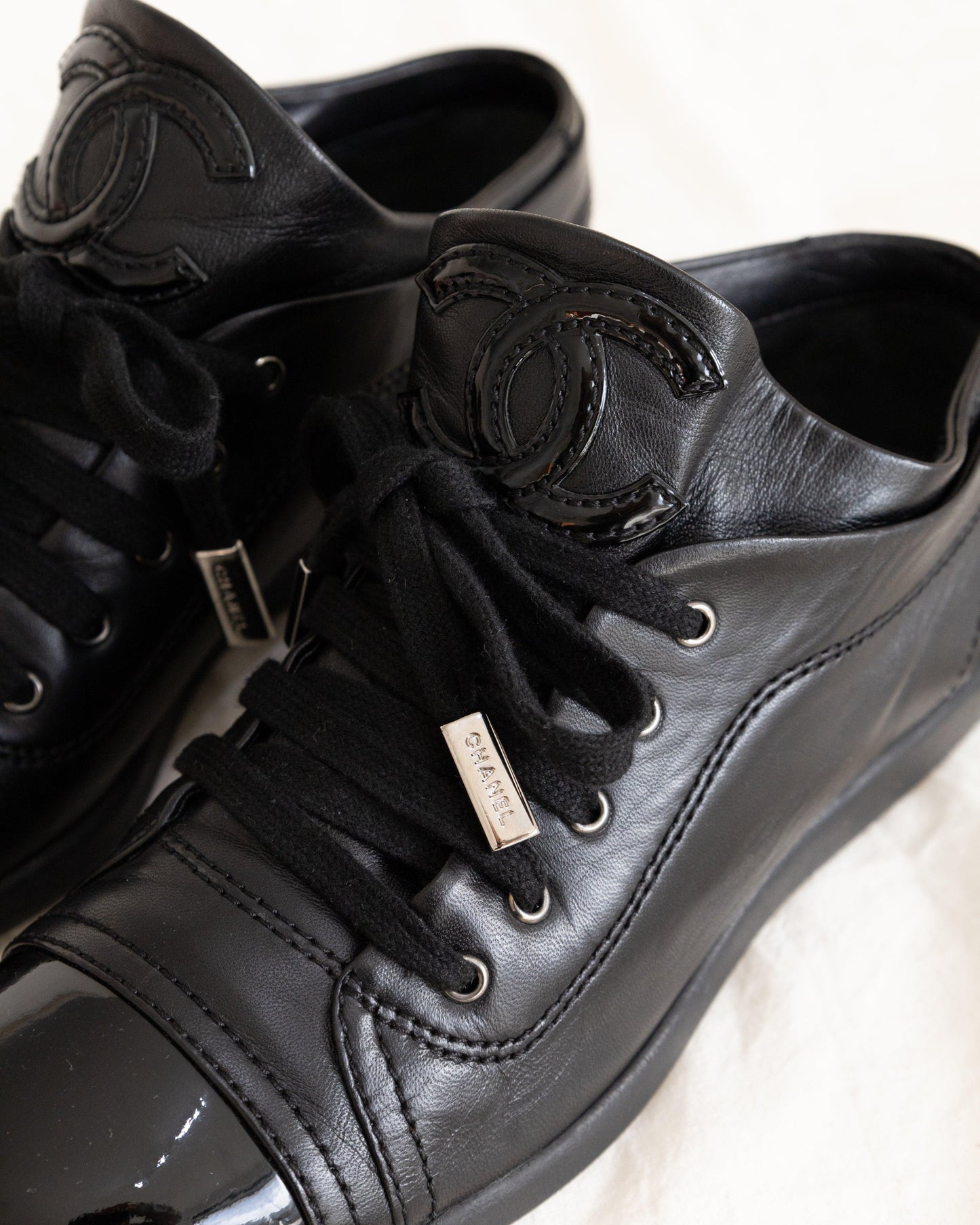 CHANEL Sneakers 36 - THE VOG CLOSET