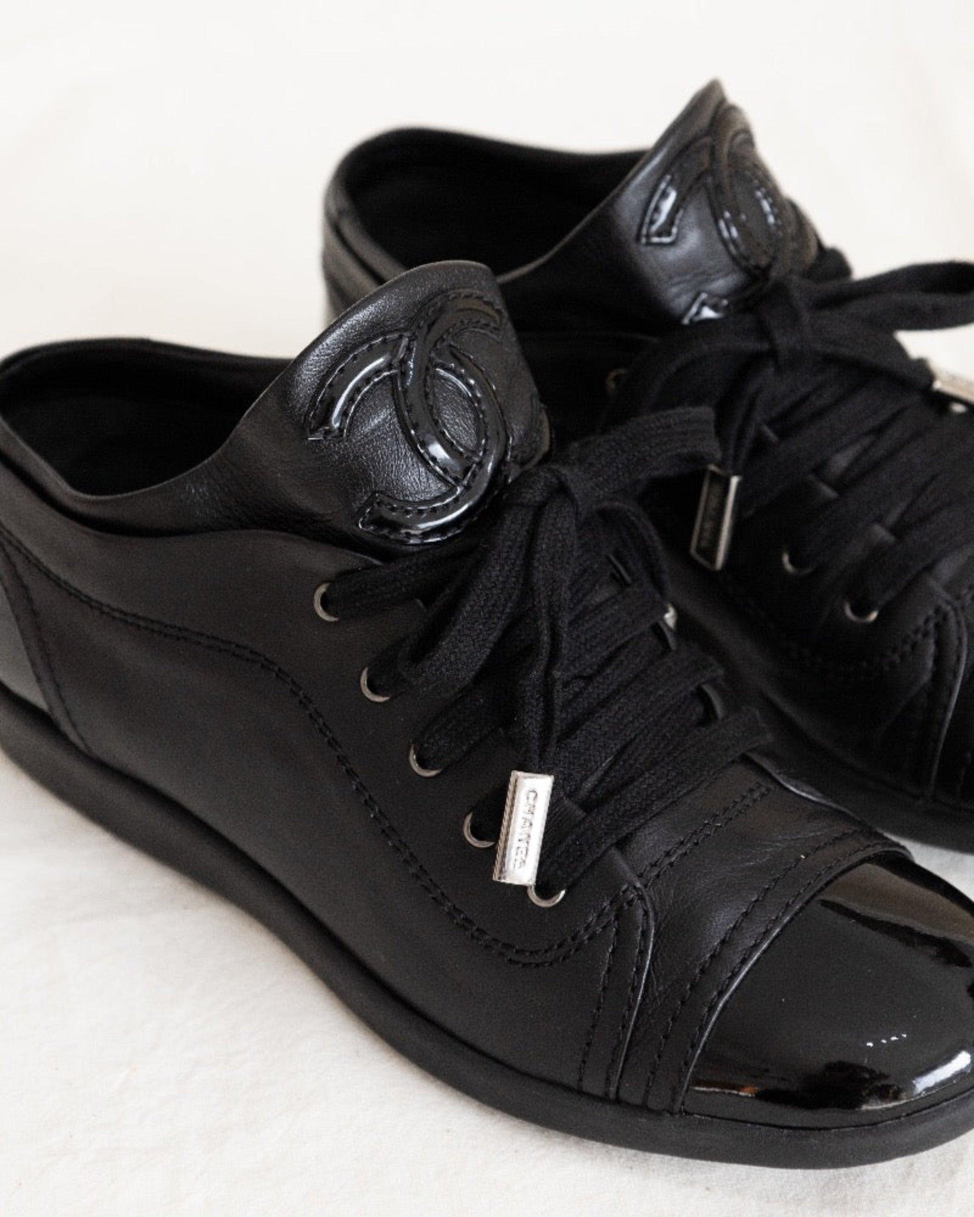 CHANEL Sneakers 36 - THE VOG CLOSET