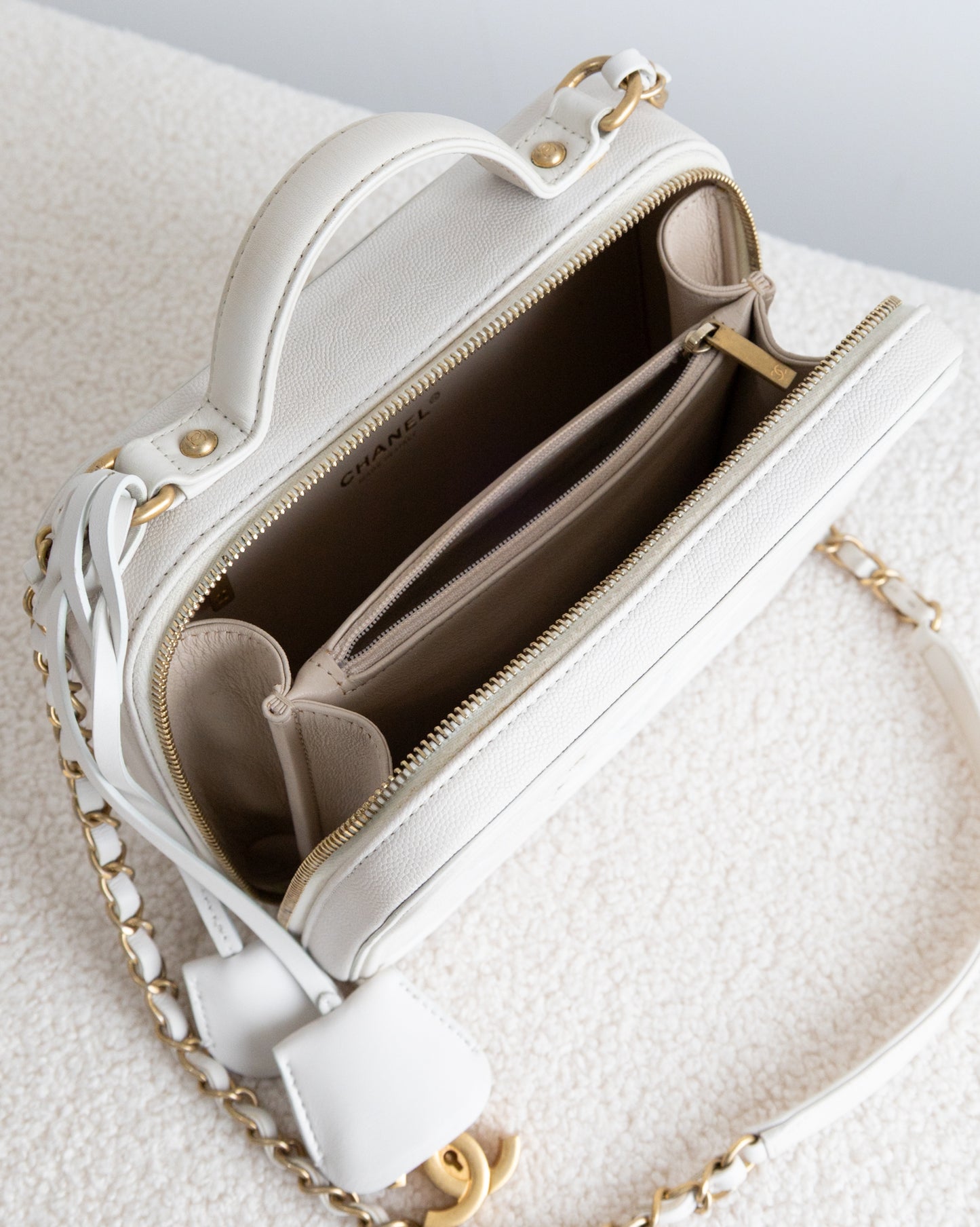 CHANEL Vanity Filigree - THE VOG CLOSET