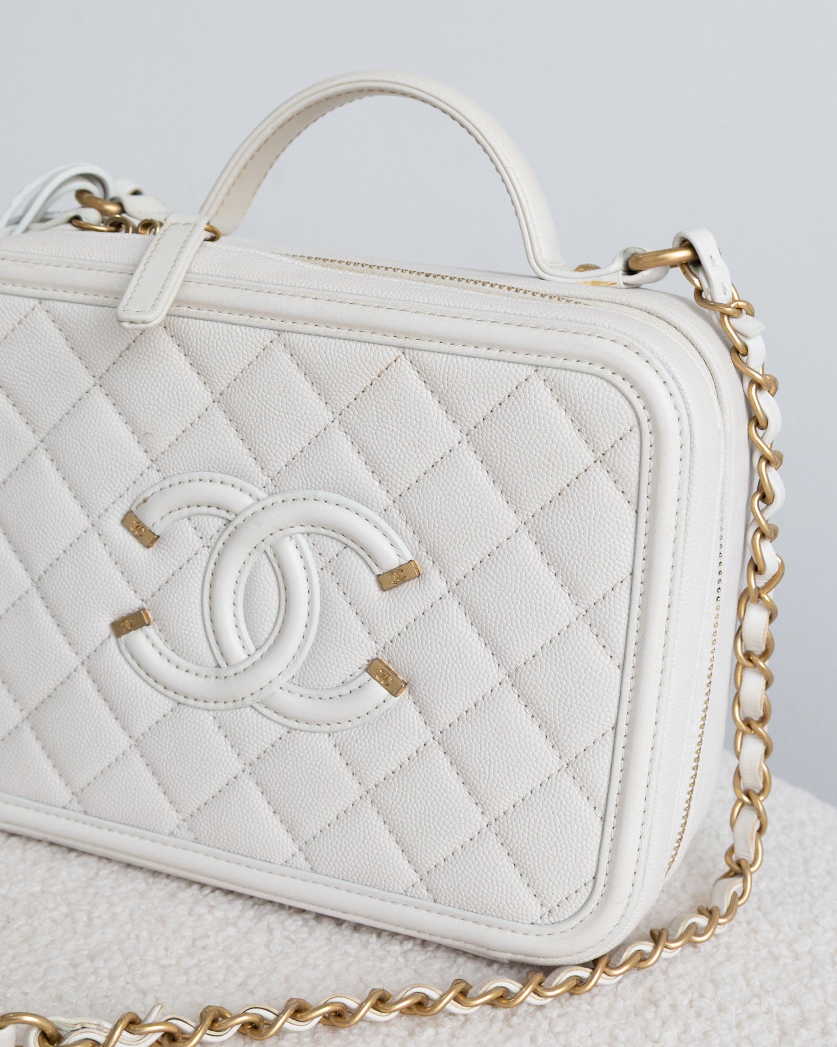 CHANEL Vanity Filigree - THE VOG CLOSET