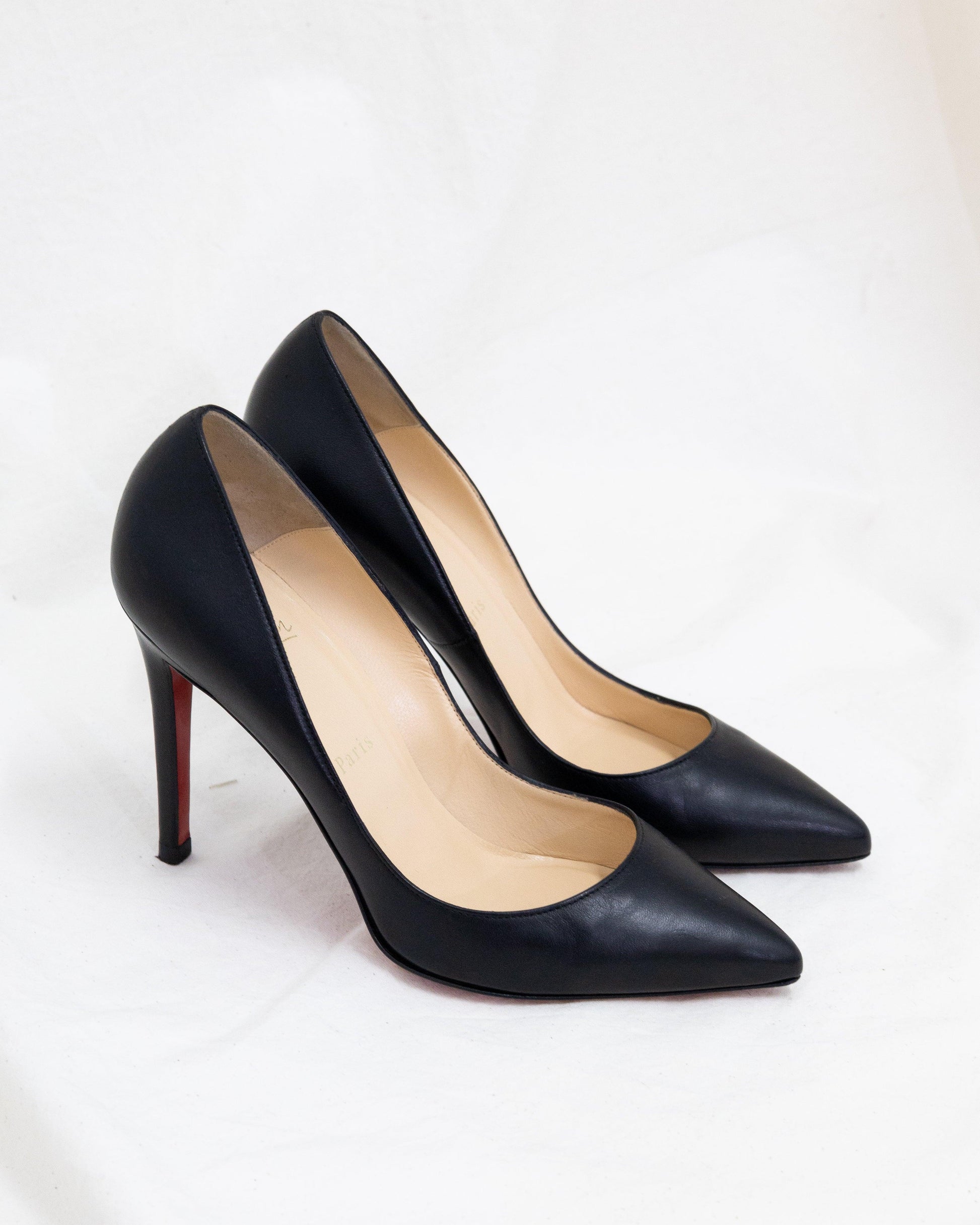 CHRISTIAN LOUBOUTIN 39 - THE VOG CLOSET