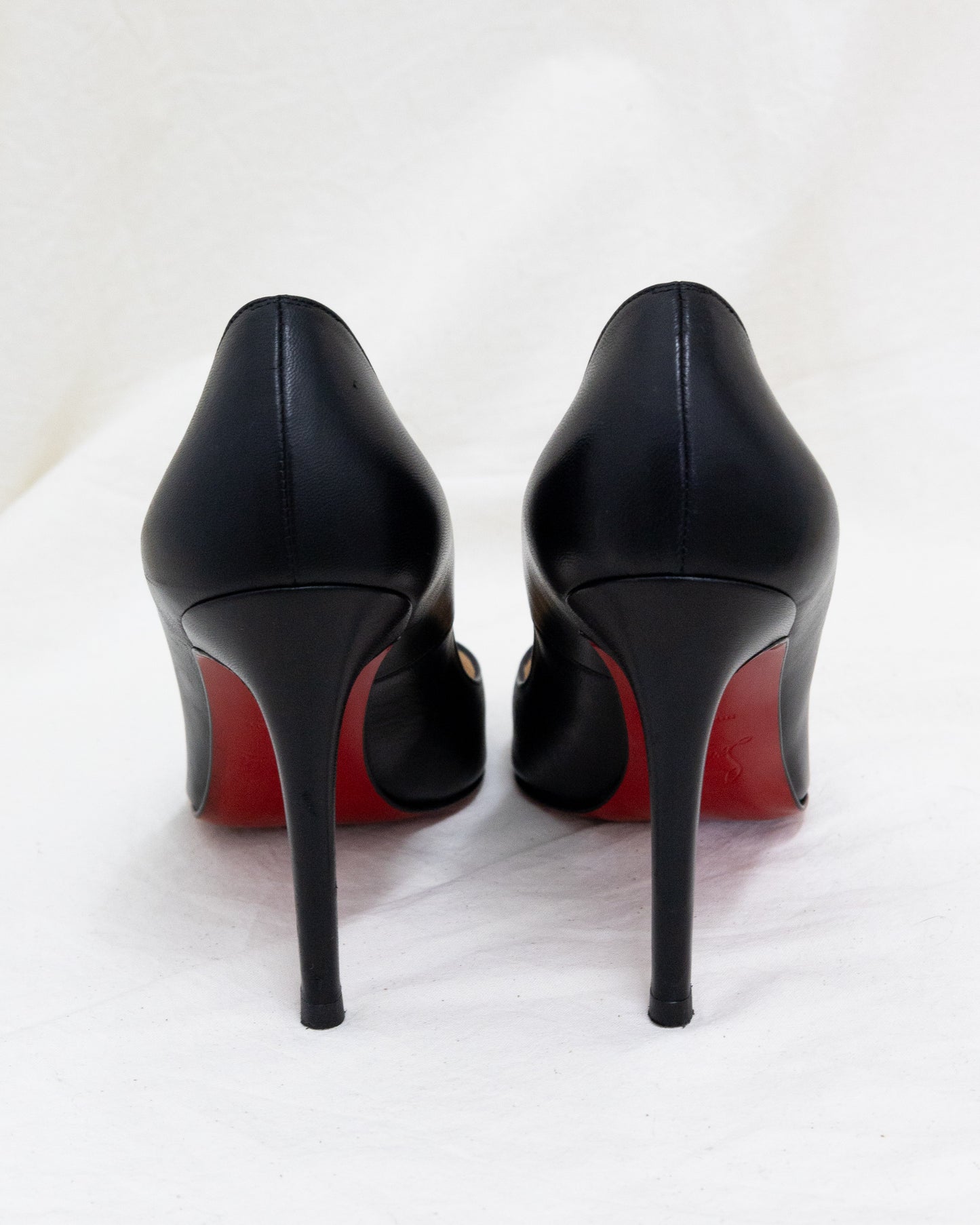 CHRISTIAN LOUBOUTIN 39 - THE VOG CLOSET